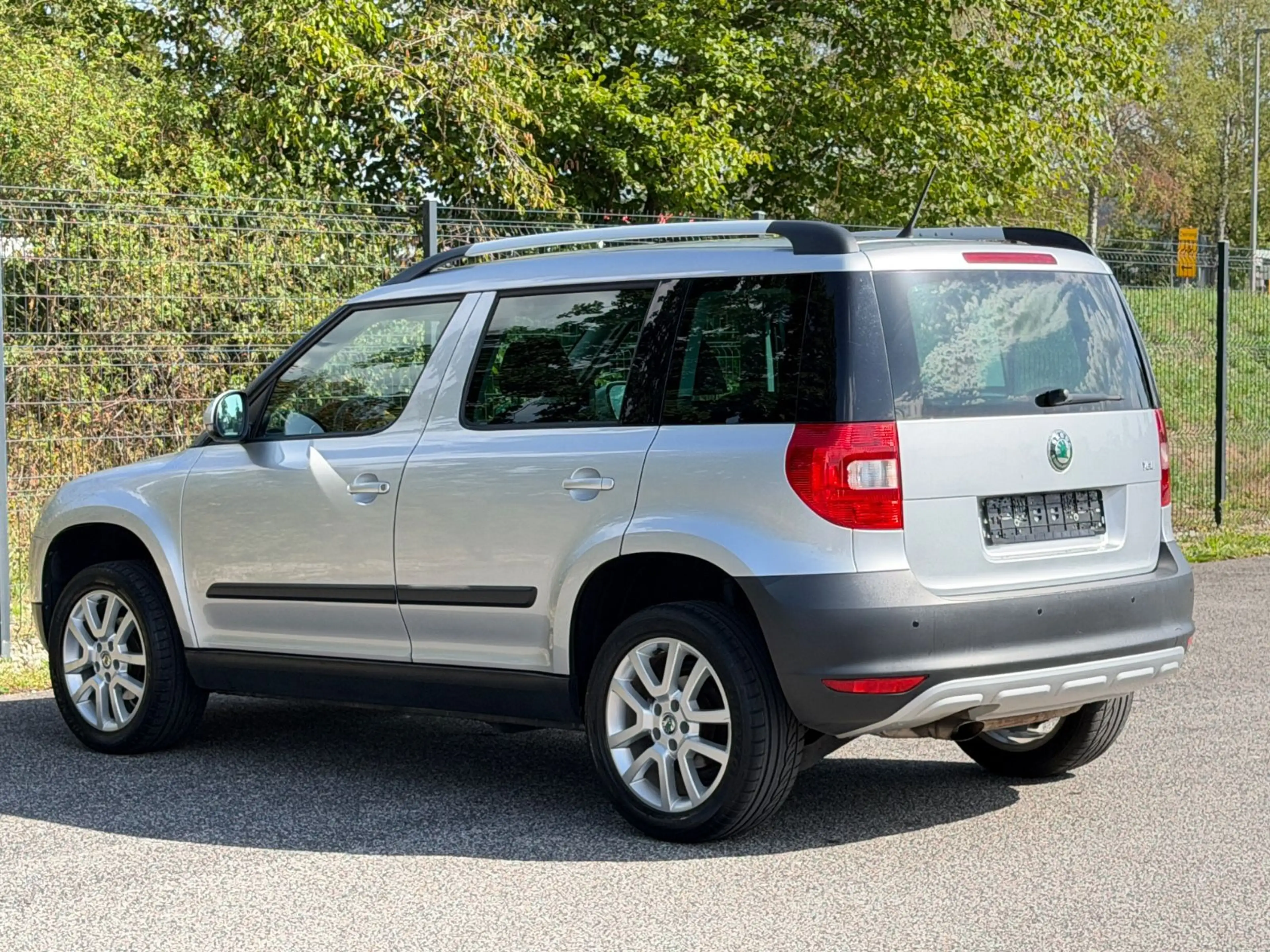 Skoda Yeti Ambition Plus Edition/1-Hand/PDC/SHZ/ — photo 8