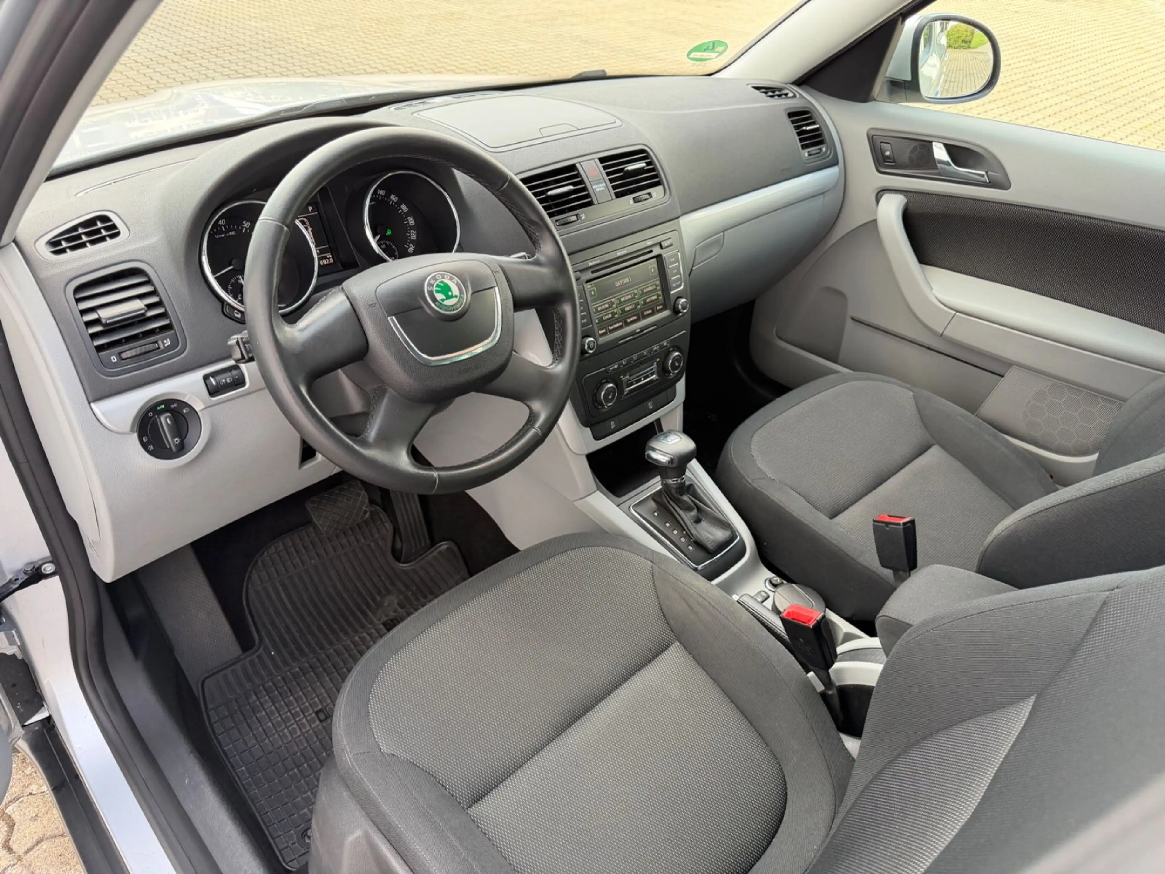 Skoda Yeti Ambition Plus Edition/1-Hand/PDC/SHZ/ — photo 15