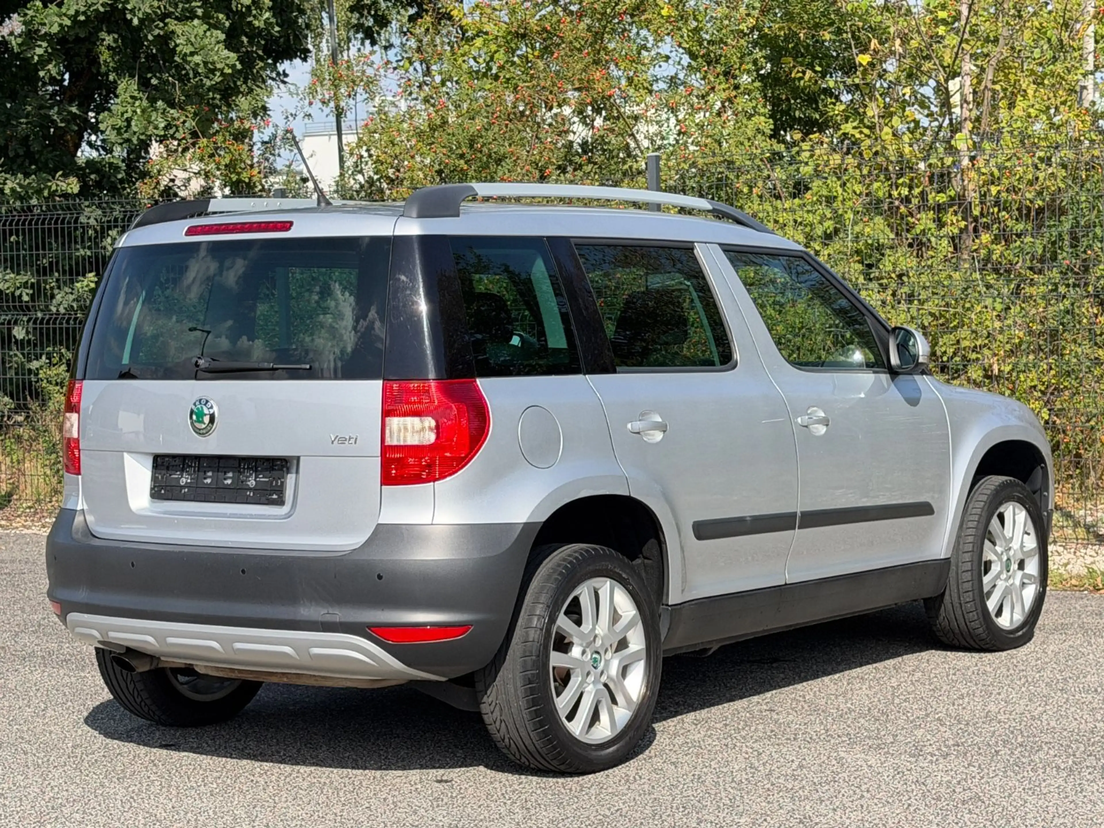 Skoda Yeti Ambition Plus Edition/1-Hand/PDC/SHZ/ — photo 11
