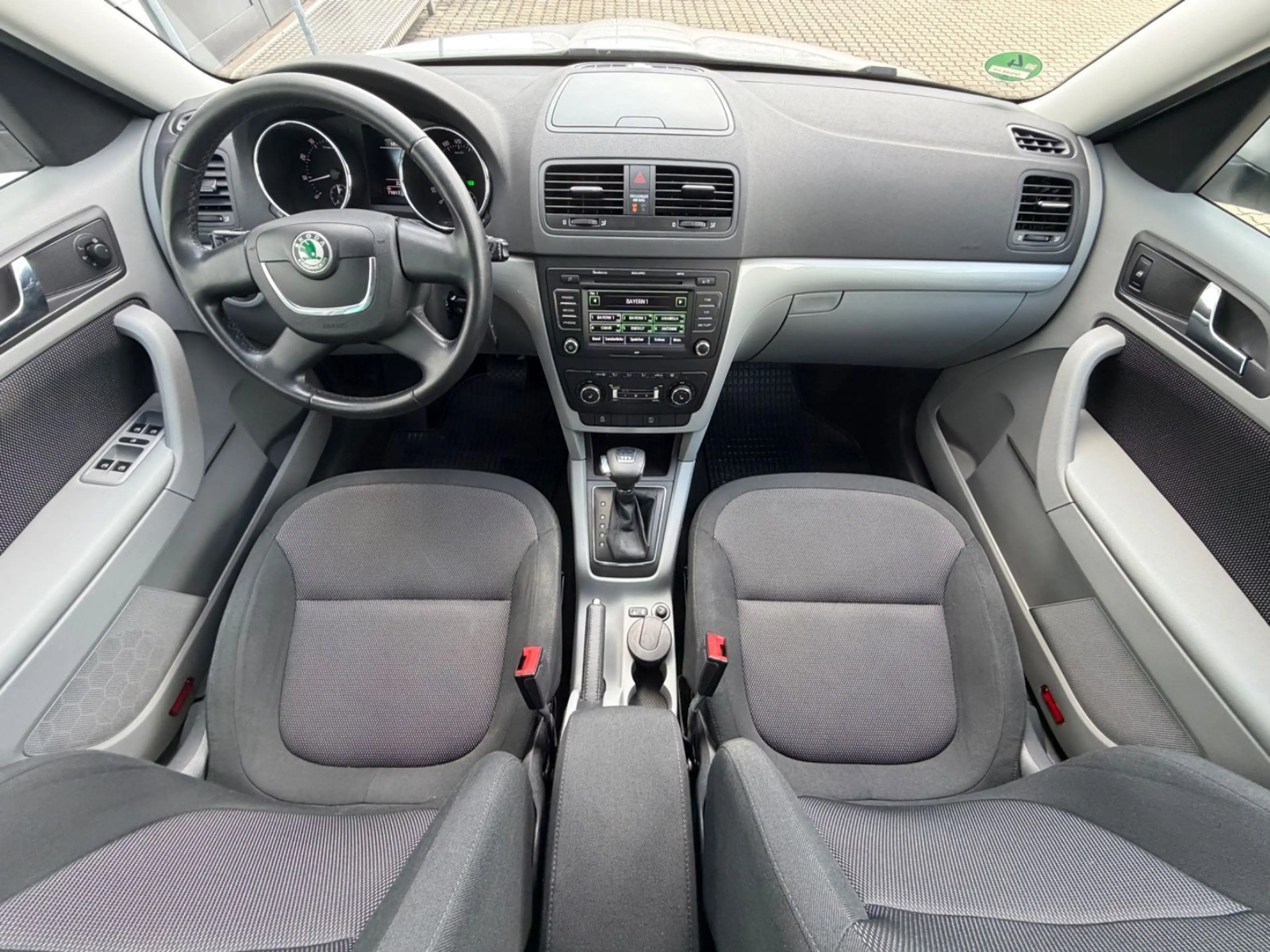 Skoda Yeti Ambition Plus Edition/1-Hand/PDC/SHZ/ — photo 13