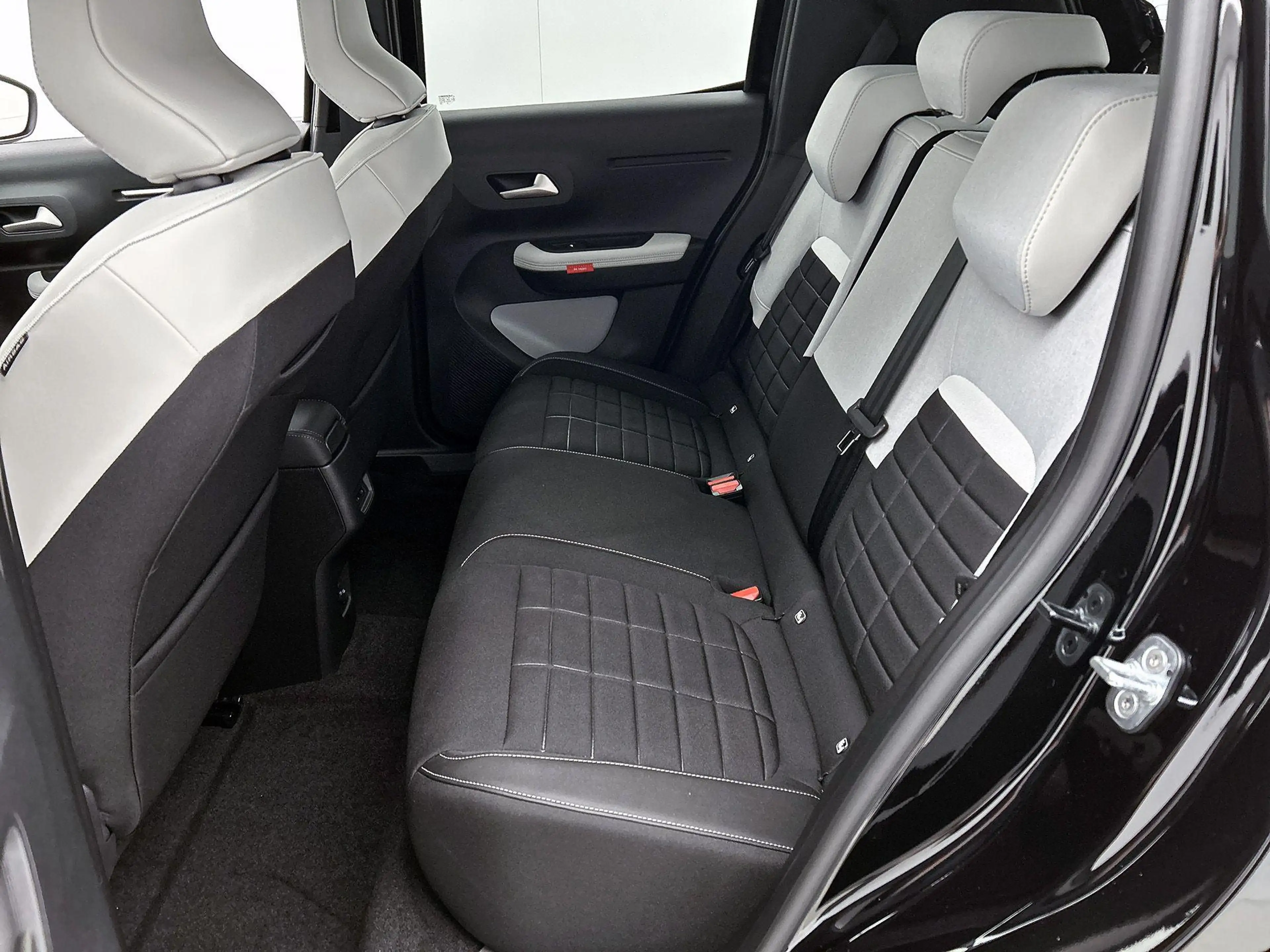 Citroen E-C3 Max 113pk Comfort Range 44 kWh | Navigatie | Achte — photo 13