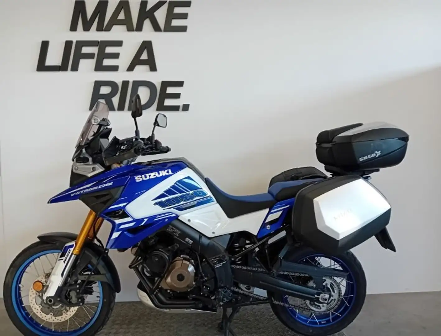 Suzuki V-Strom 1050DE Blu/Azzurro - 2