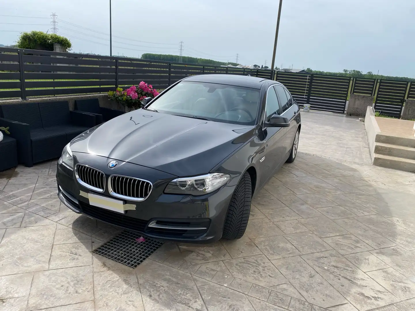 BMW 518 518d Business 150cv auto E6 Zwart - 1