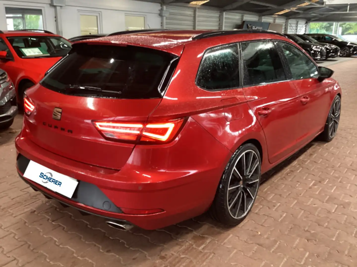 SEAT Leon Cupra ST 2.0 TSI Navi, ACC, RFK, PDC Rot - 2
