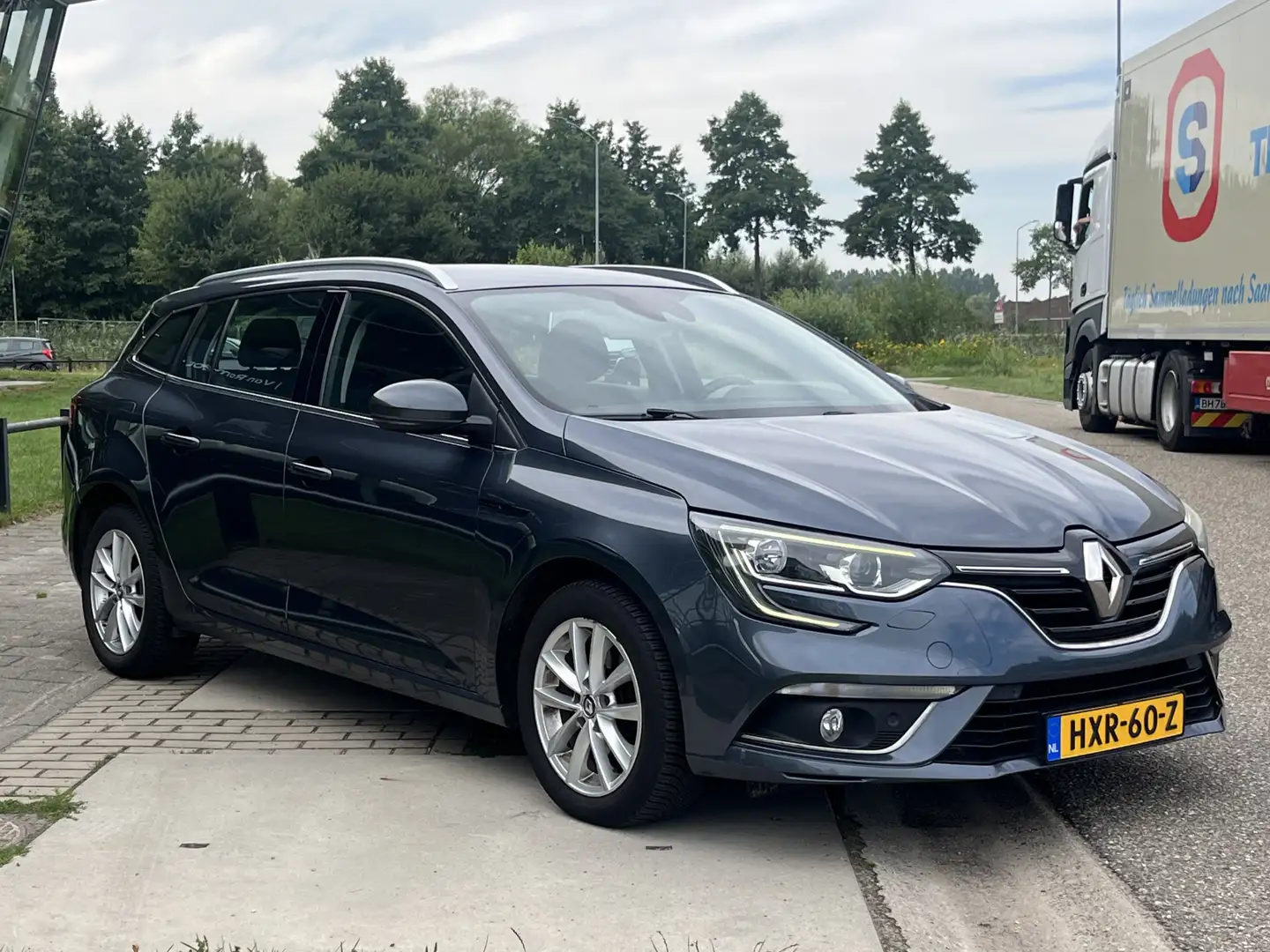 Renault Megane Estate 1.5 dCi / Stoelverw. / PDC. Achter / Climat Grijs - 2