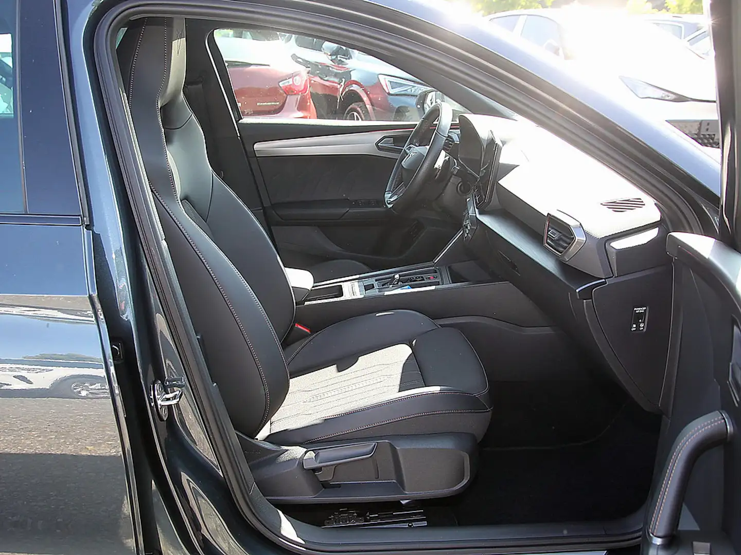 CUPRA Leon Sp 1.4 TSI VZ e-Hybrid NAVI AHK KAMERA L Grau - 2