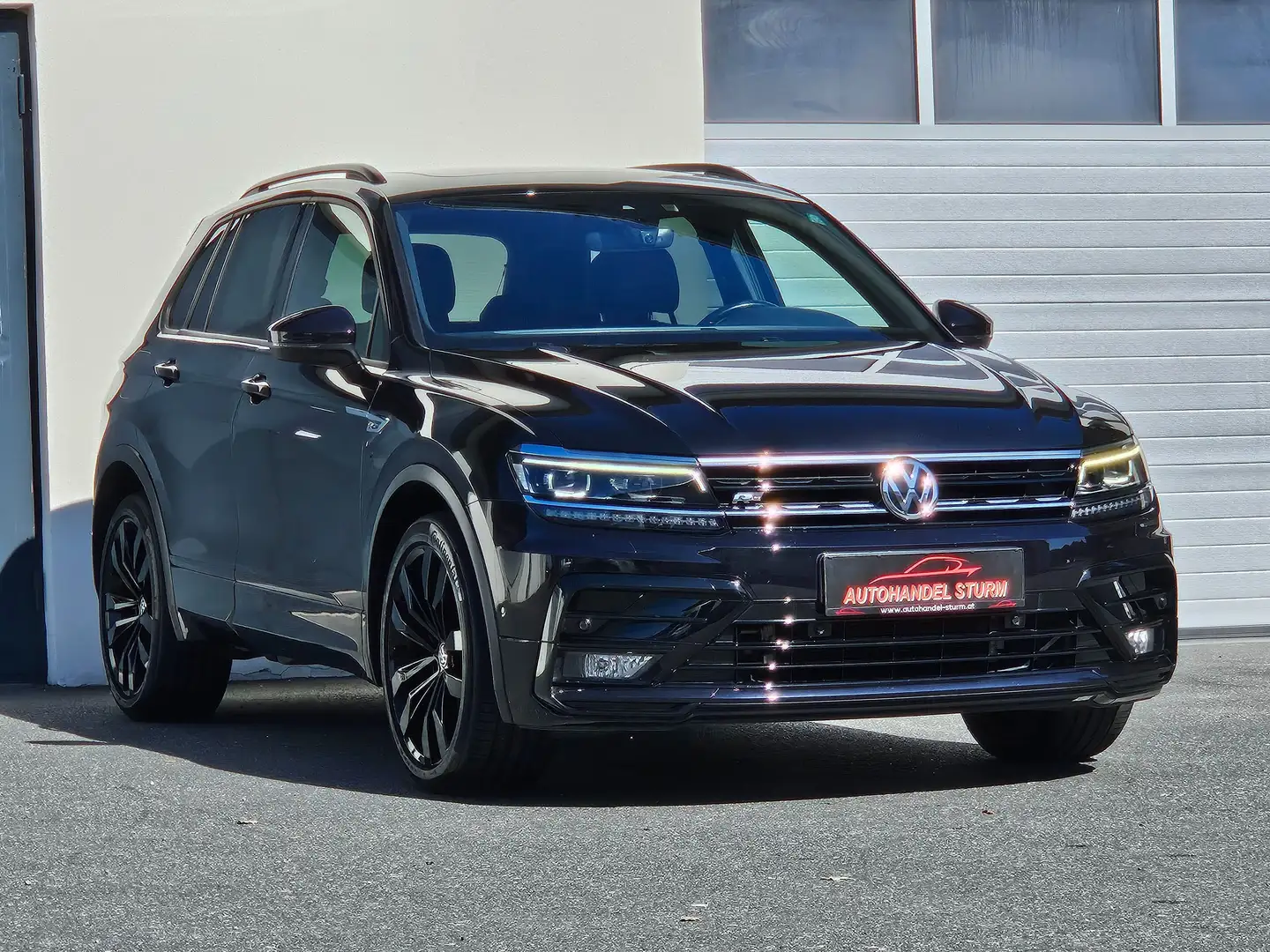 Volkswagen Tiguan 2,0TDI 4Motion Sky 2xR-line Black DSG *Vitual*ACC* Schwarz - 2
