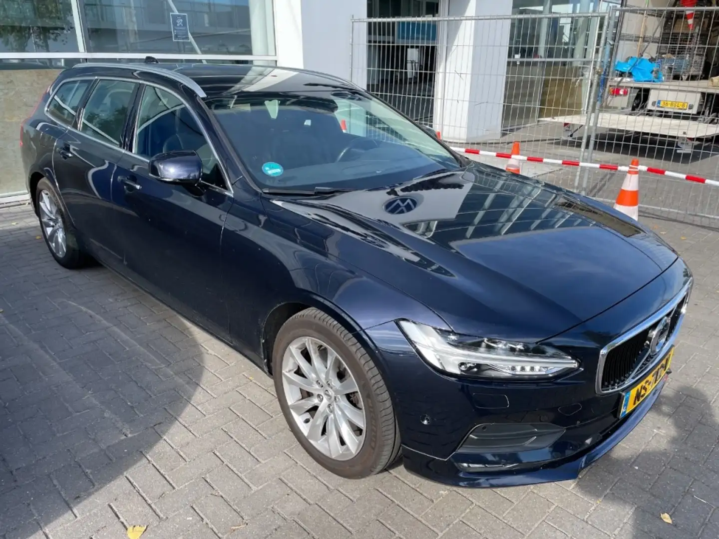 Volvo V90 T5 254PK AUT8 Mometum Pro| Adap.Cruise| Leder| Tre Bleu - 2