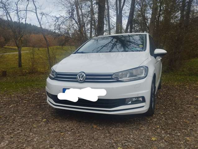 Imagine Volkswagen Touran 2.0 TDI SCR (BlueMotion Technology) DSG SOUND