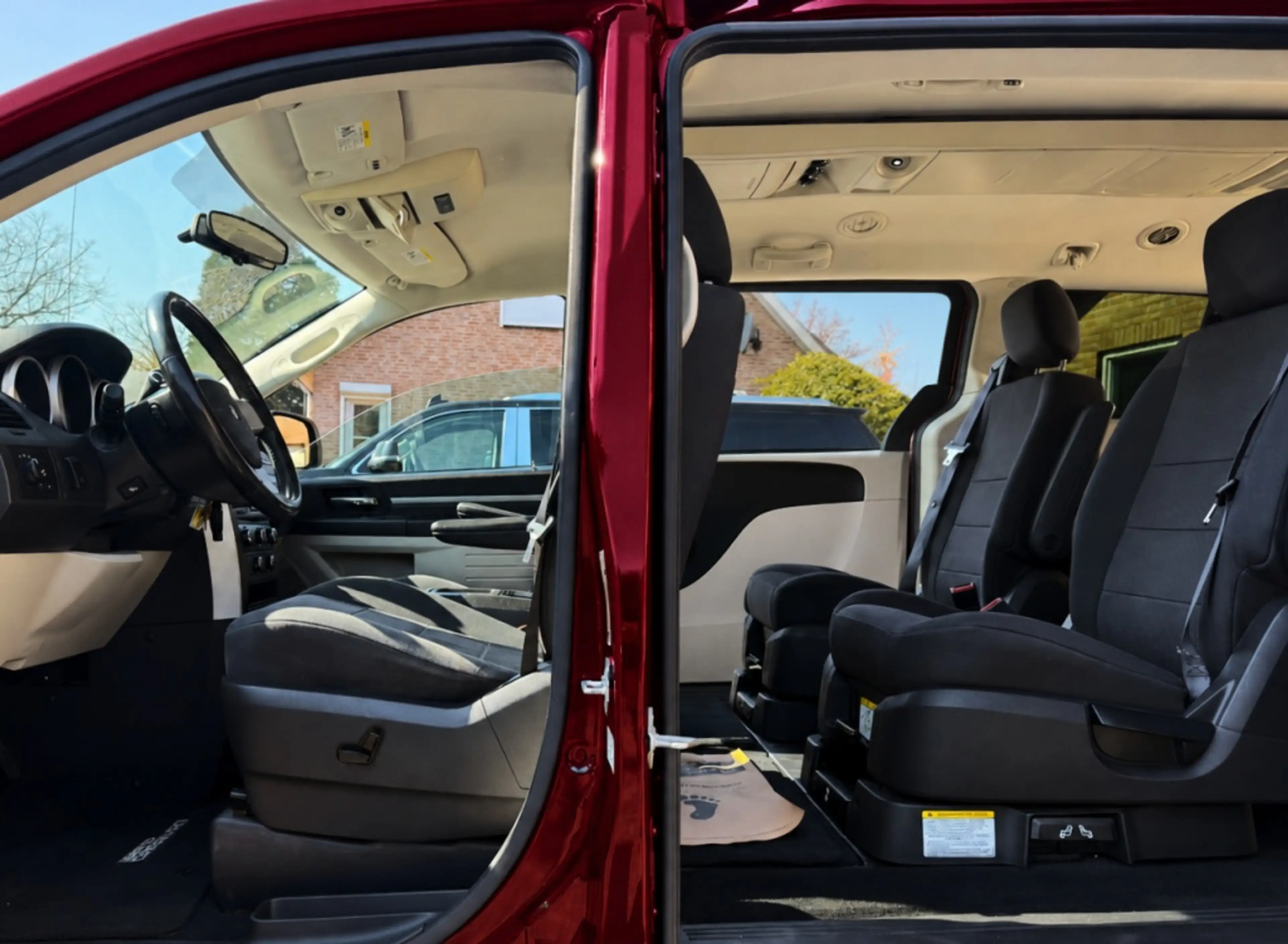 Chrysler Grand Voyager 3.8 V6 LIMITED MAGMA-RED SWIVEL&GO.TAFEL 3xTV/DVD/ — photo 13