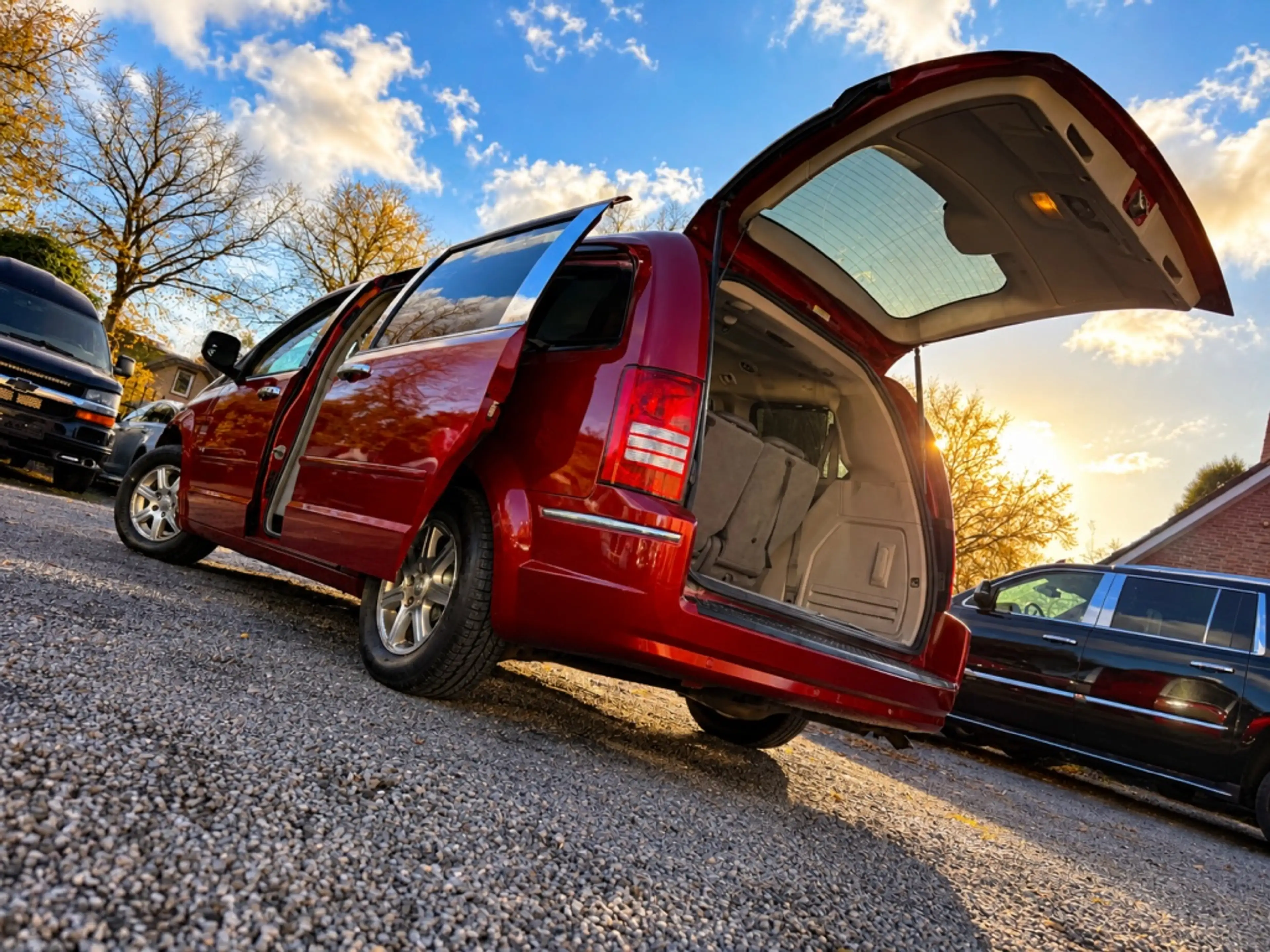 Chrysler Grand Voyager 3.8 V6 LIMITED MAGMA-RED SWIVEL&GO.TAFEL 3xTV/DVD/ — photo 11