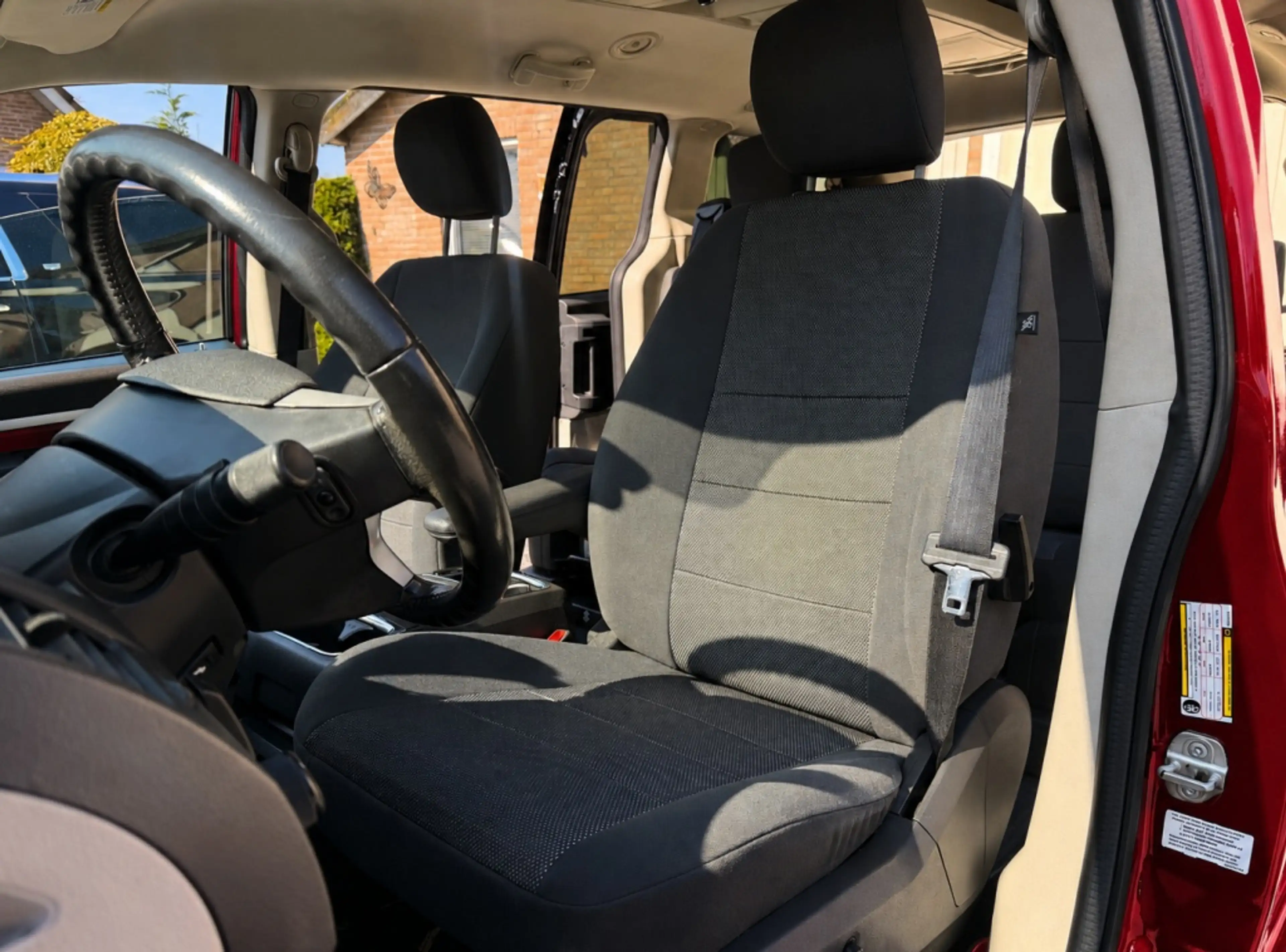 Chrysler Grand Voyager 3.8 V6 LIMITED MAGMA-RED SWIVEL&GO.TAFEL 3xTV/DVD/ — photo 14