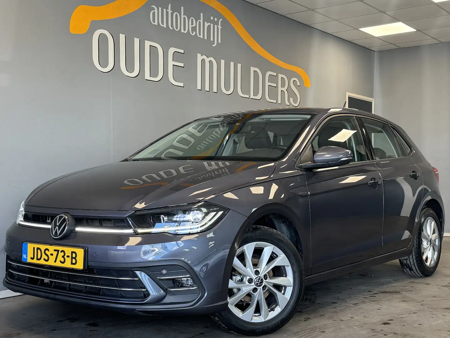 Volkswagen Polo 1.0 Leer/IQ Light/Camera/Stoelverwarming Grijs - 1