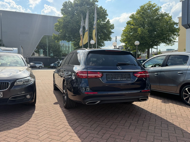 Mercedes-Benz E 400 d 4MATIC 1.H NIGHT MEM LED NAV KAM E.HECK — photo 7