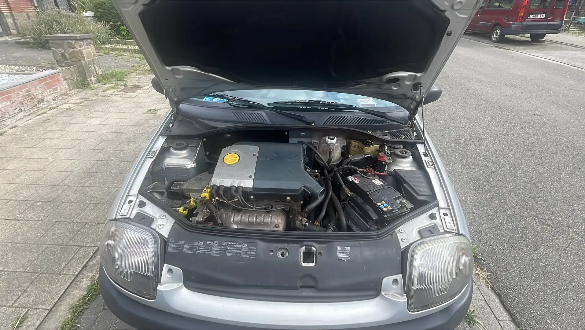 Renault Clio 1.6i RN - 1