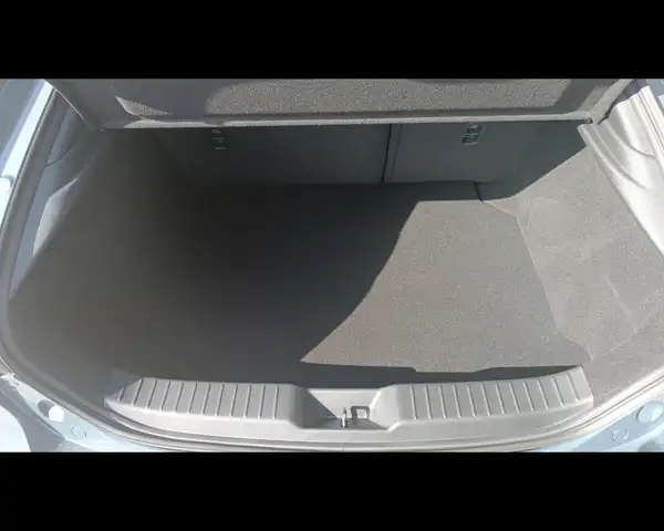Mazda Mazda3 view 13