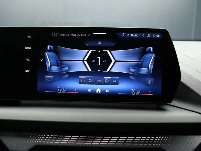 BMW 1 Series view 9