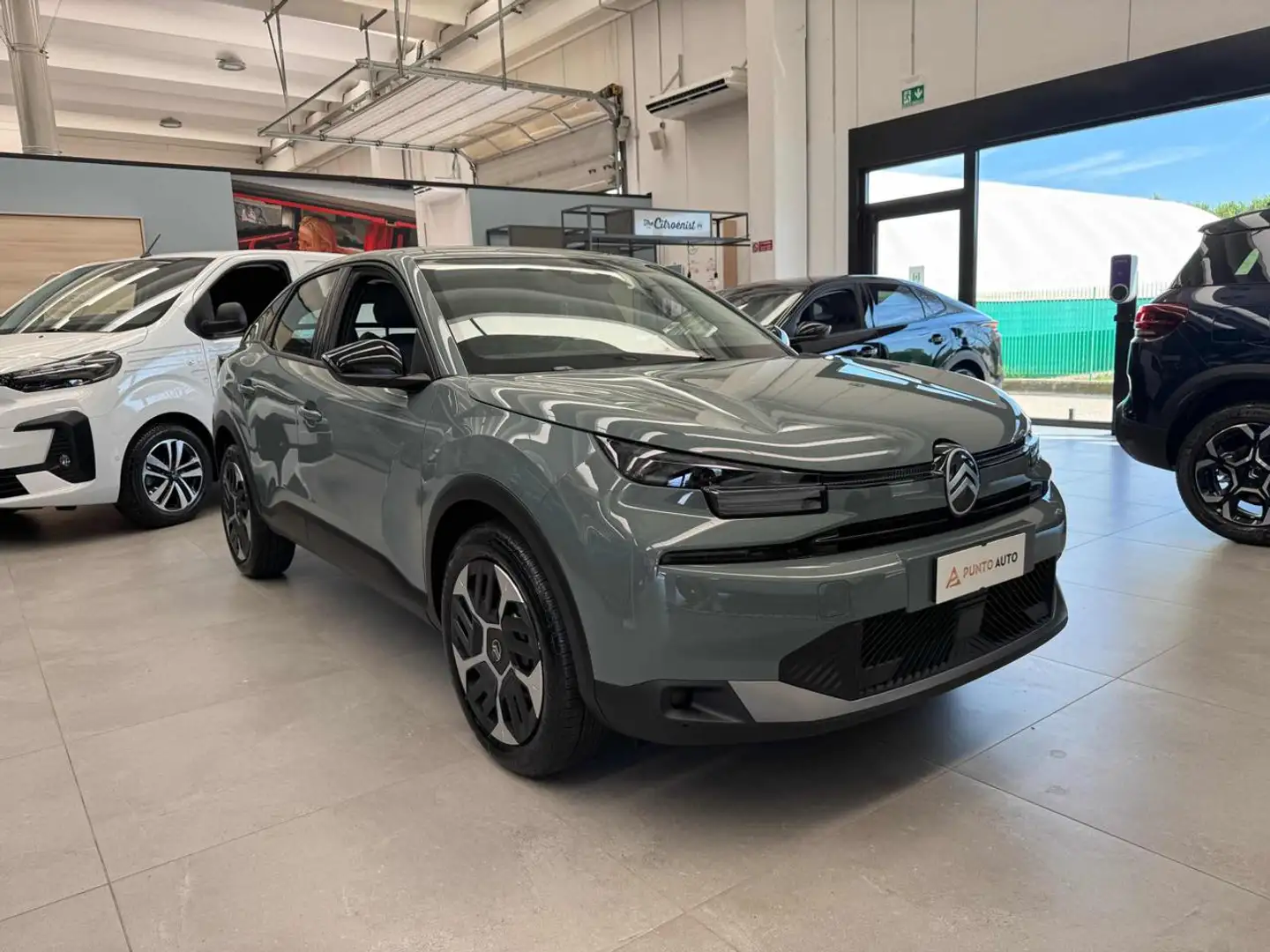 Citroen C4 Hybrid 145 e-DCS6 Plus Verde - 1
