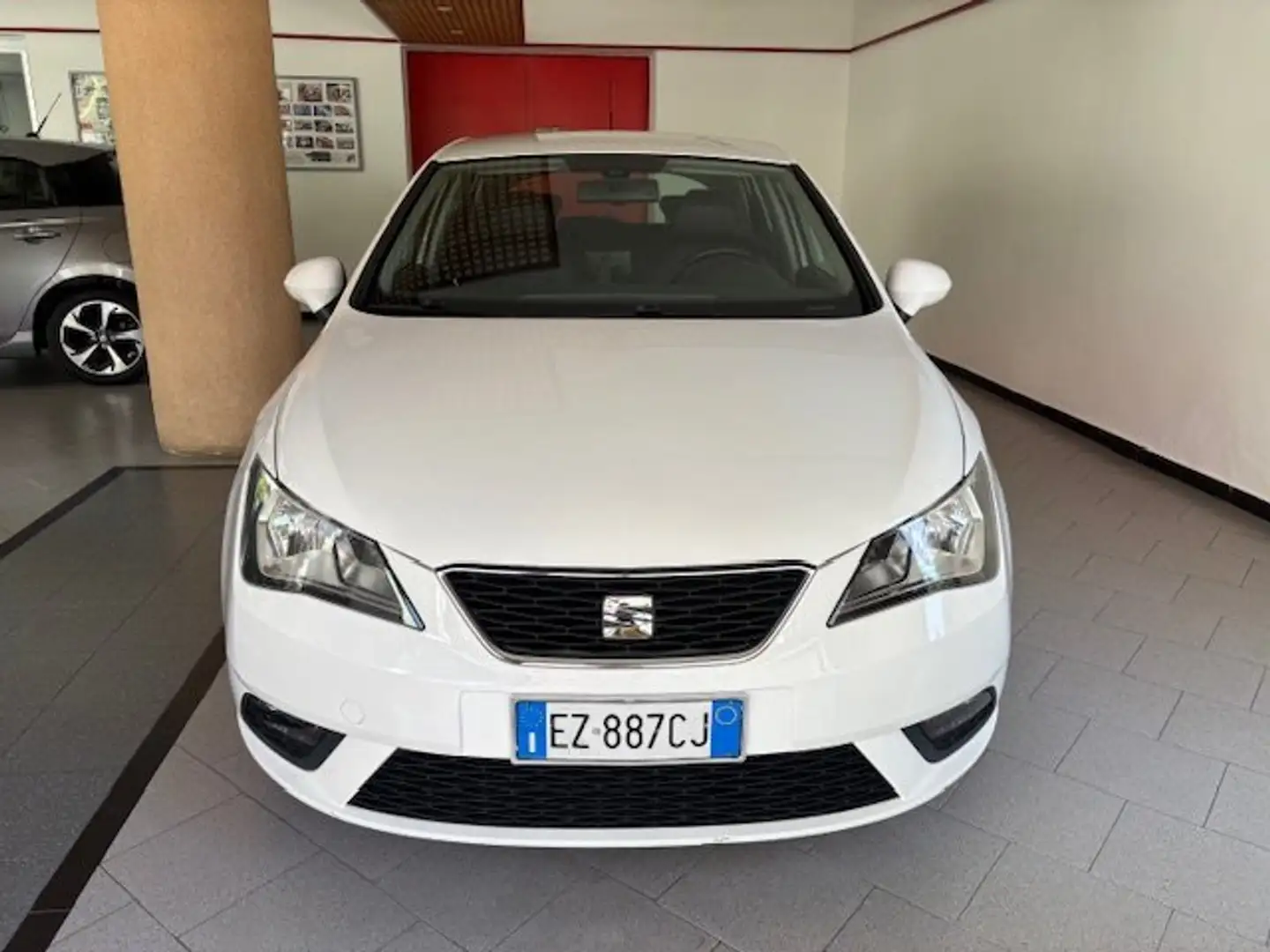 SEAT Ibiza 5p 1.2 Hi-Tech 70cv Bianco - 2