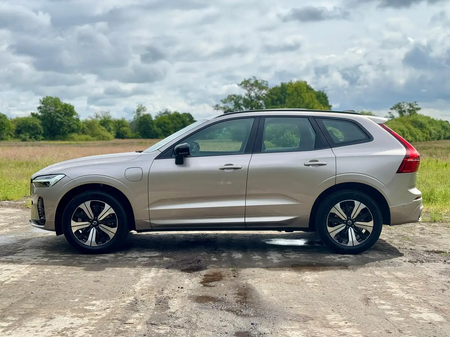 Volvo XC60 T6 AWD Plus Dark | 360 graden camera | Semi elektr Gris - 2
