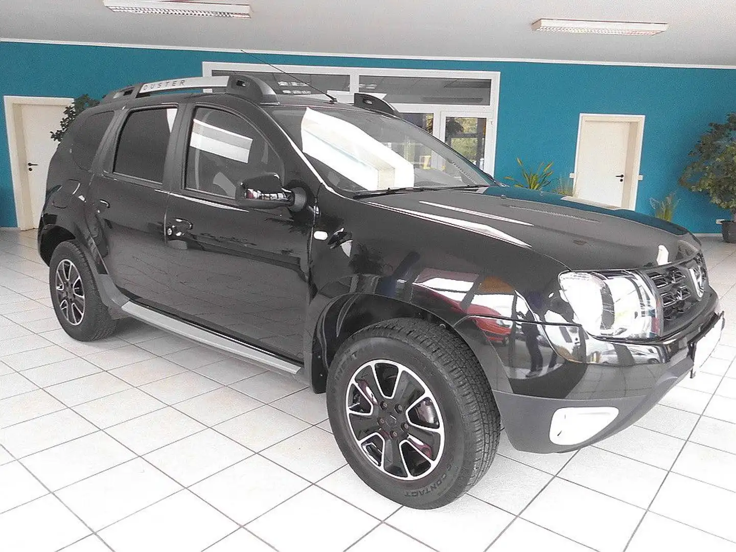 Dacia Duster Black Shadow 4x2 1.Hand Orig. 12tkm. Noir - 2