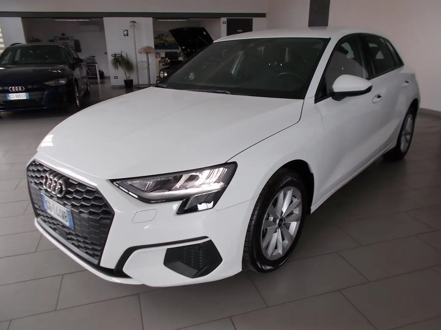 Audi A3 Sportback 35 2.0 tdi Business s-tronic Blanc - 1