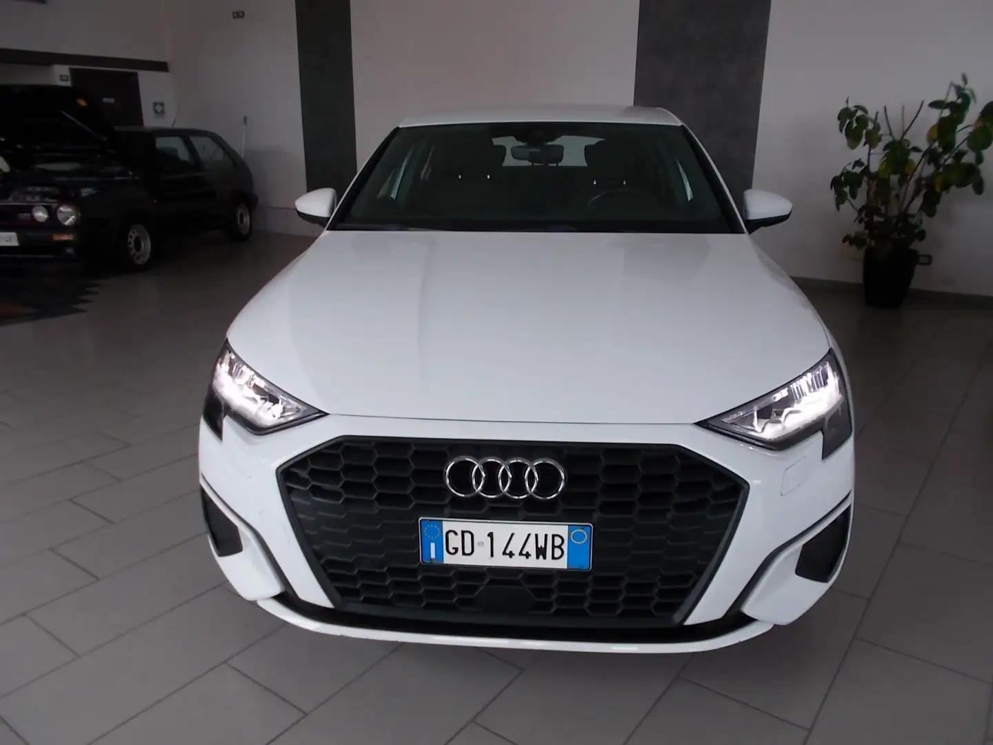 Audi A3 Sportback 35 2.0 tdi Business s-tronic Blanc - 2