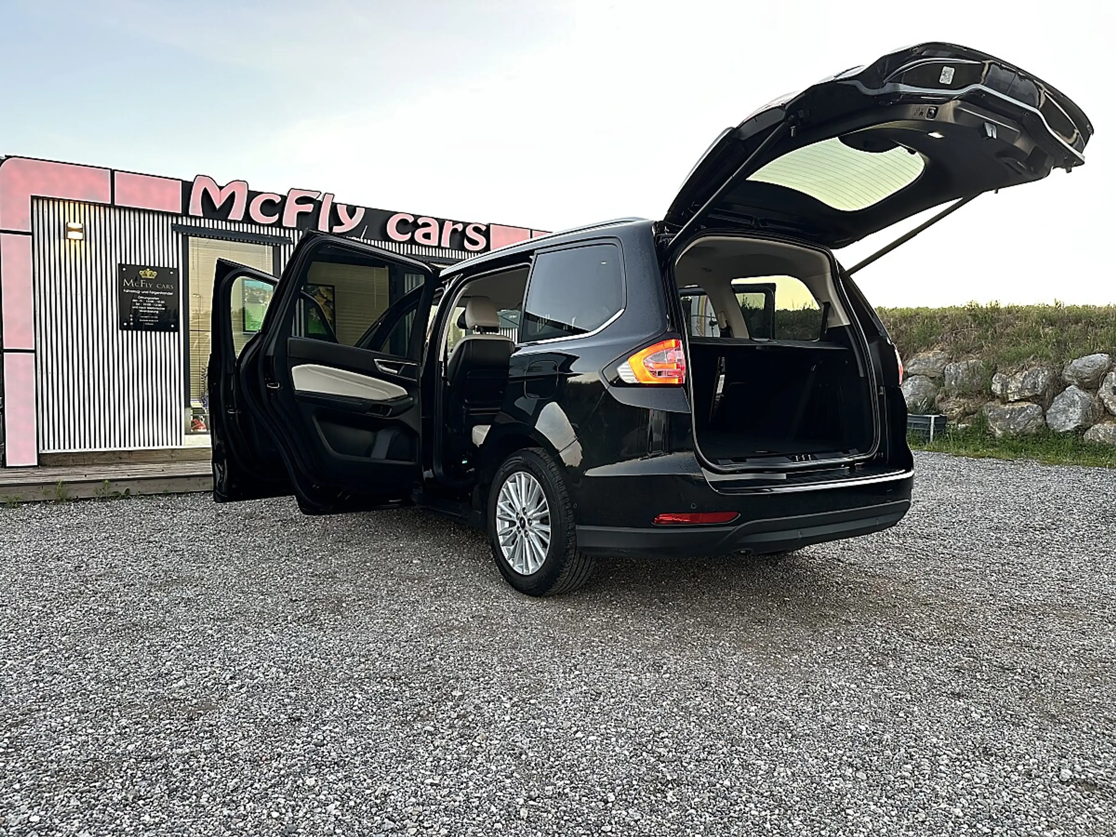 Ford Galaxy 2,0 EcoBlue TITANIUM - KAMERA - AUT.GETR. - TOT... — photo 9