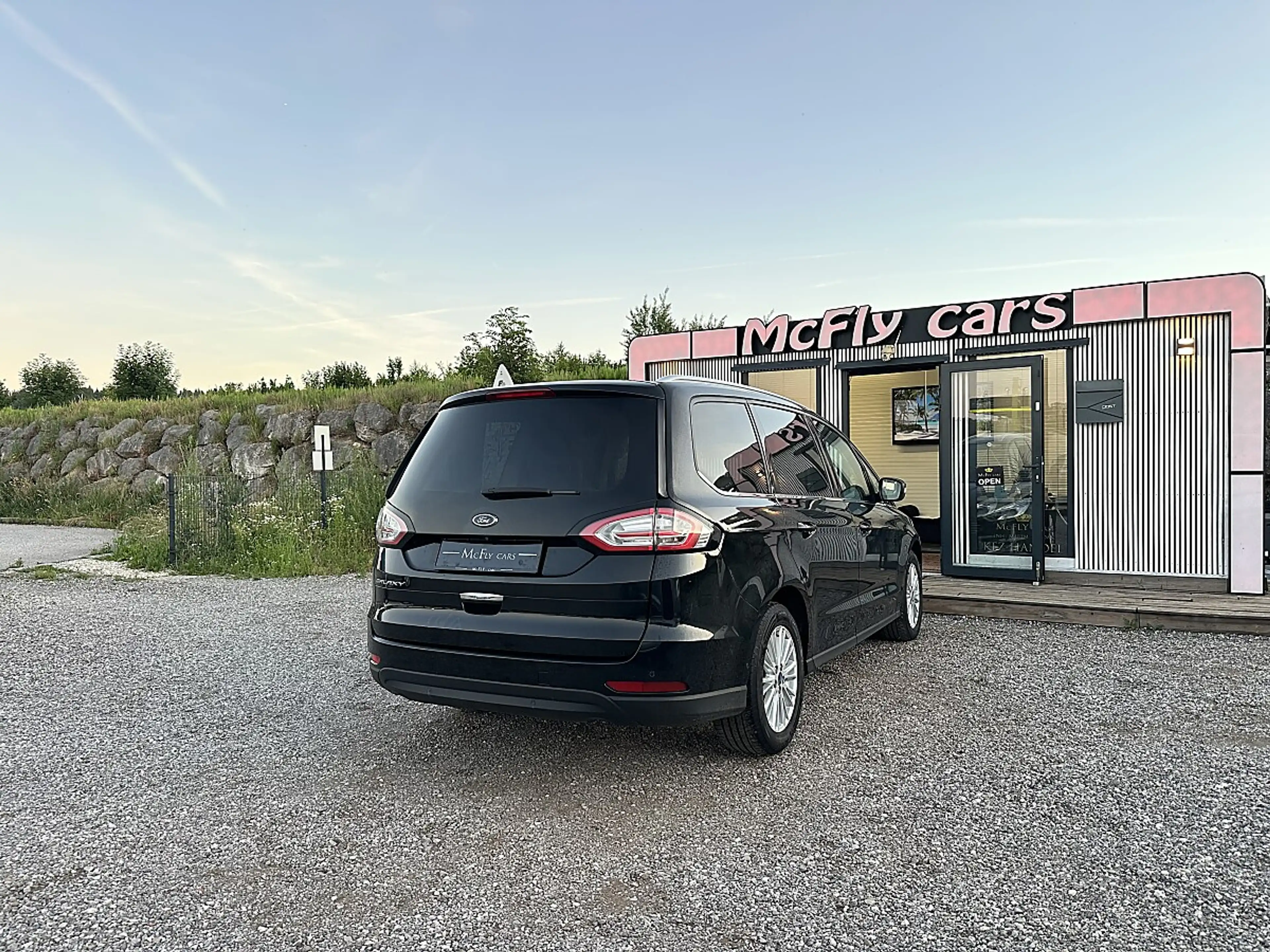 Ford Galaxy 2,0 EcoBlue TITANIUM - KAMERA - AUT.GETR. - TOT... — photo 4