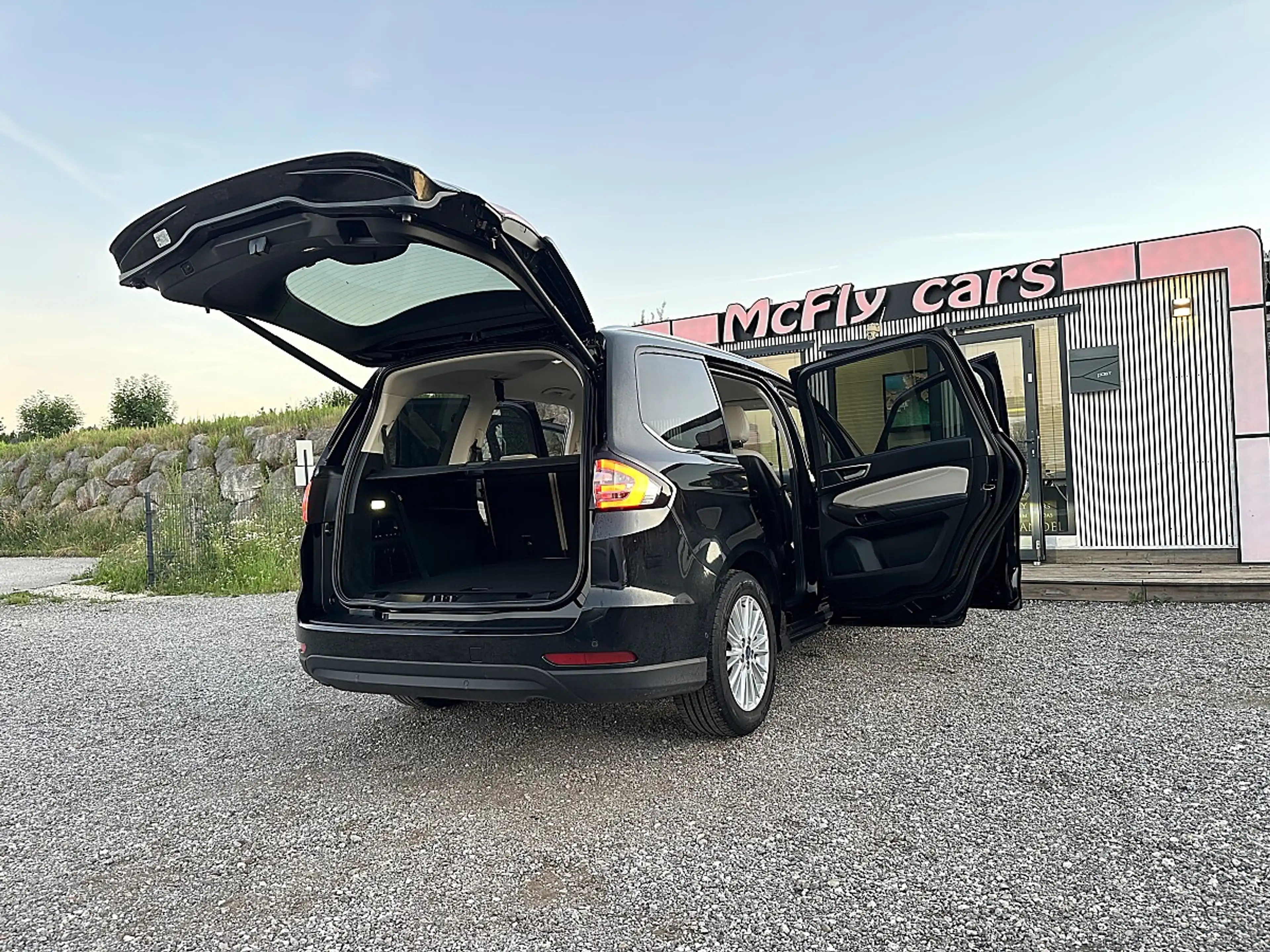 Ford Galaxy 2,0 EcoBlue TITANIUM - KAMERA - AUT.GETR. - TOT... — photo 7