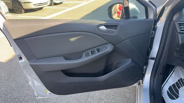 Renault Clio view 7