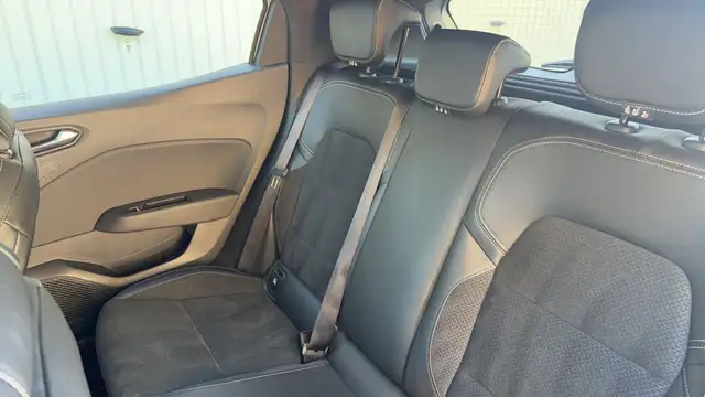 Renault Clio view 9