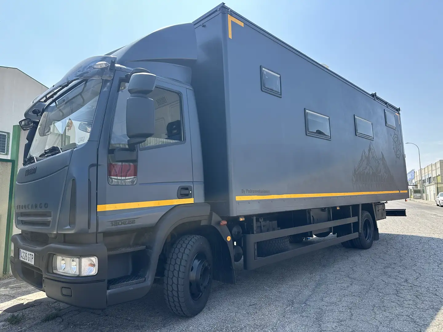 Iveco Camion Camperizado se acepta coche - 1