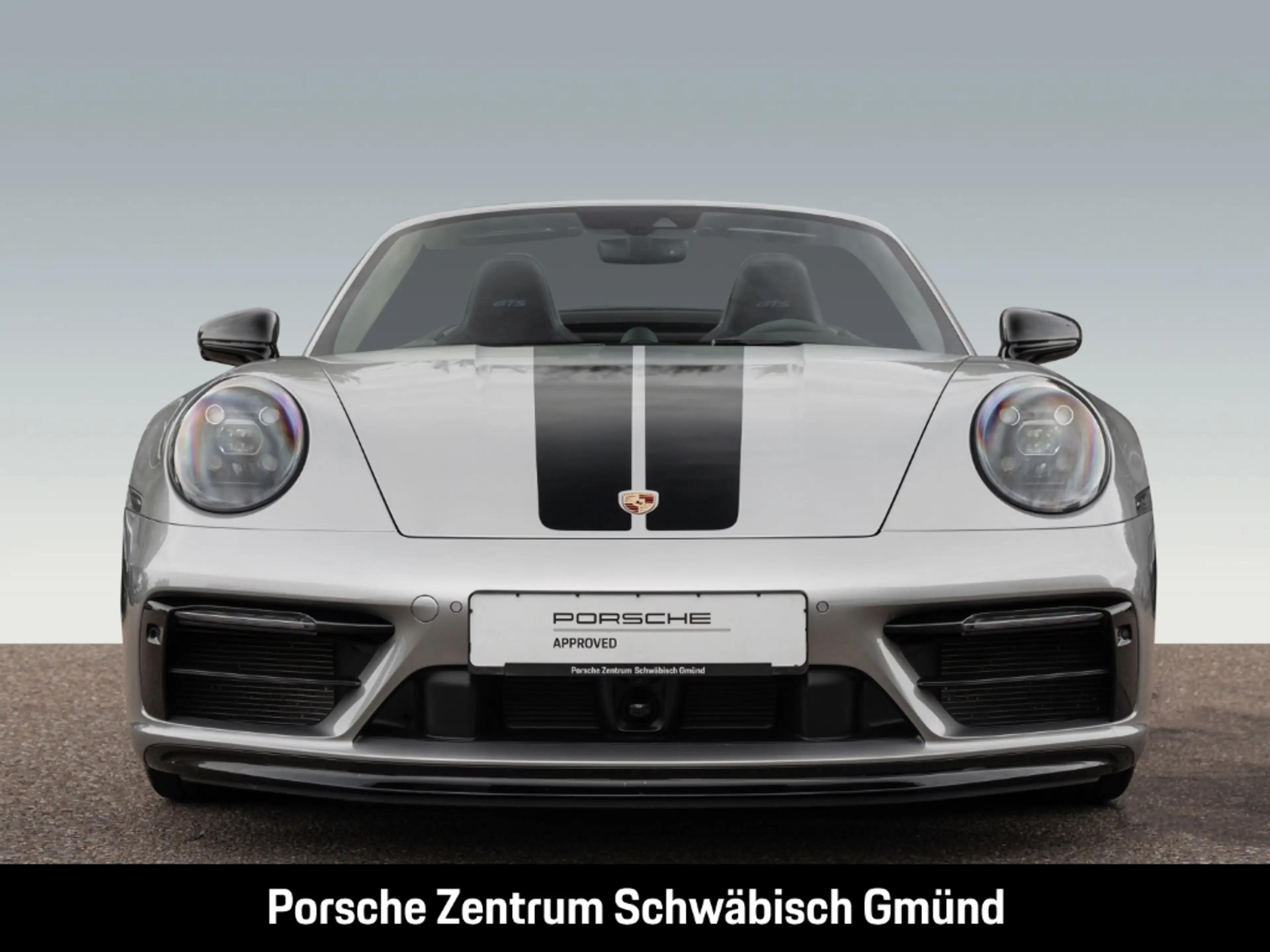Porsche 992 911 Carrera GTS Cabrio Burmester InnoDrive — photo 8
