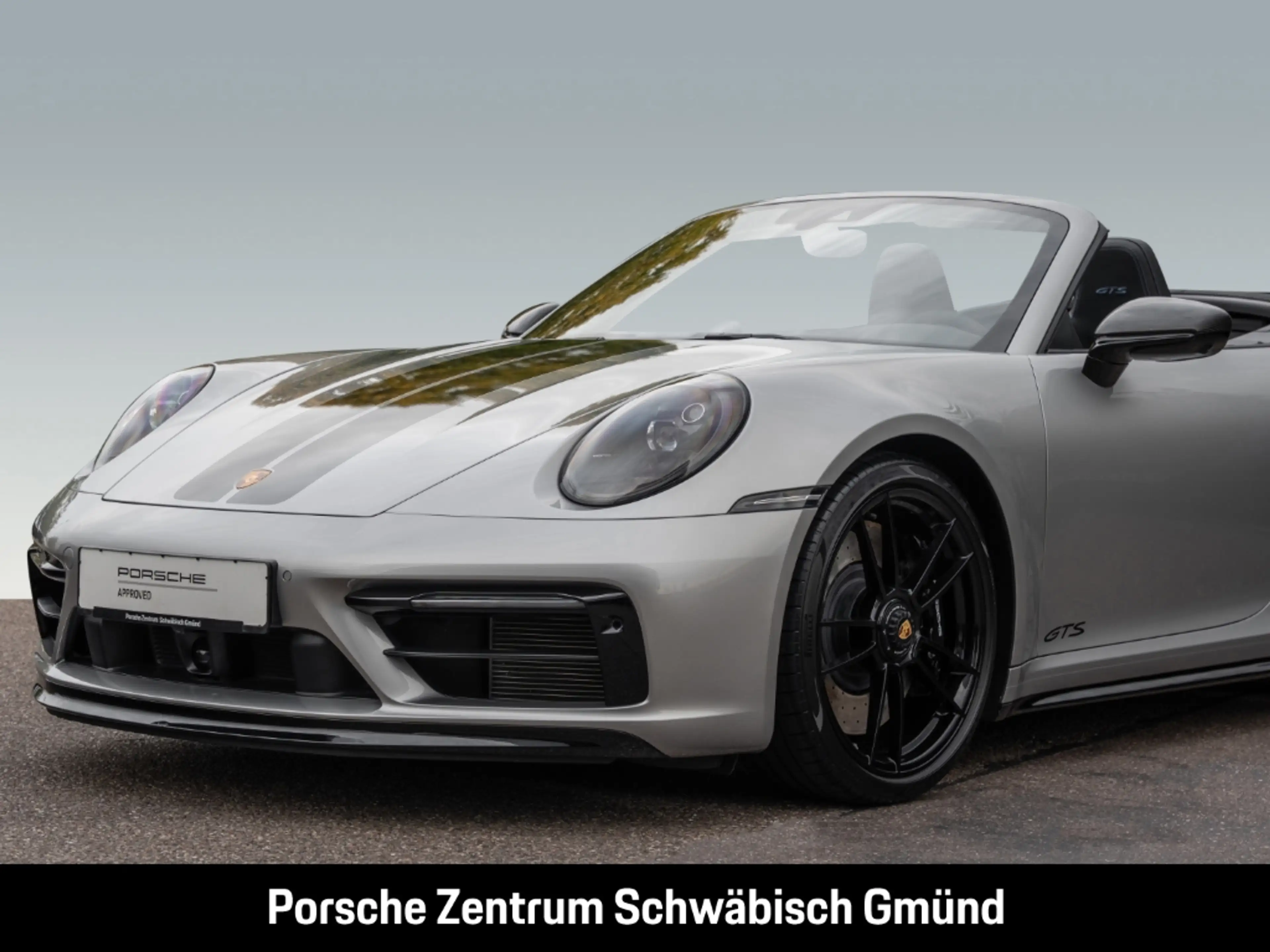 Porsche 992 911 Carrera GTS Cabrio Burmester InnoDrive — photo 9