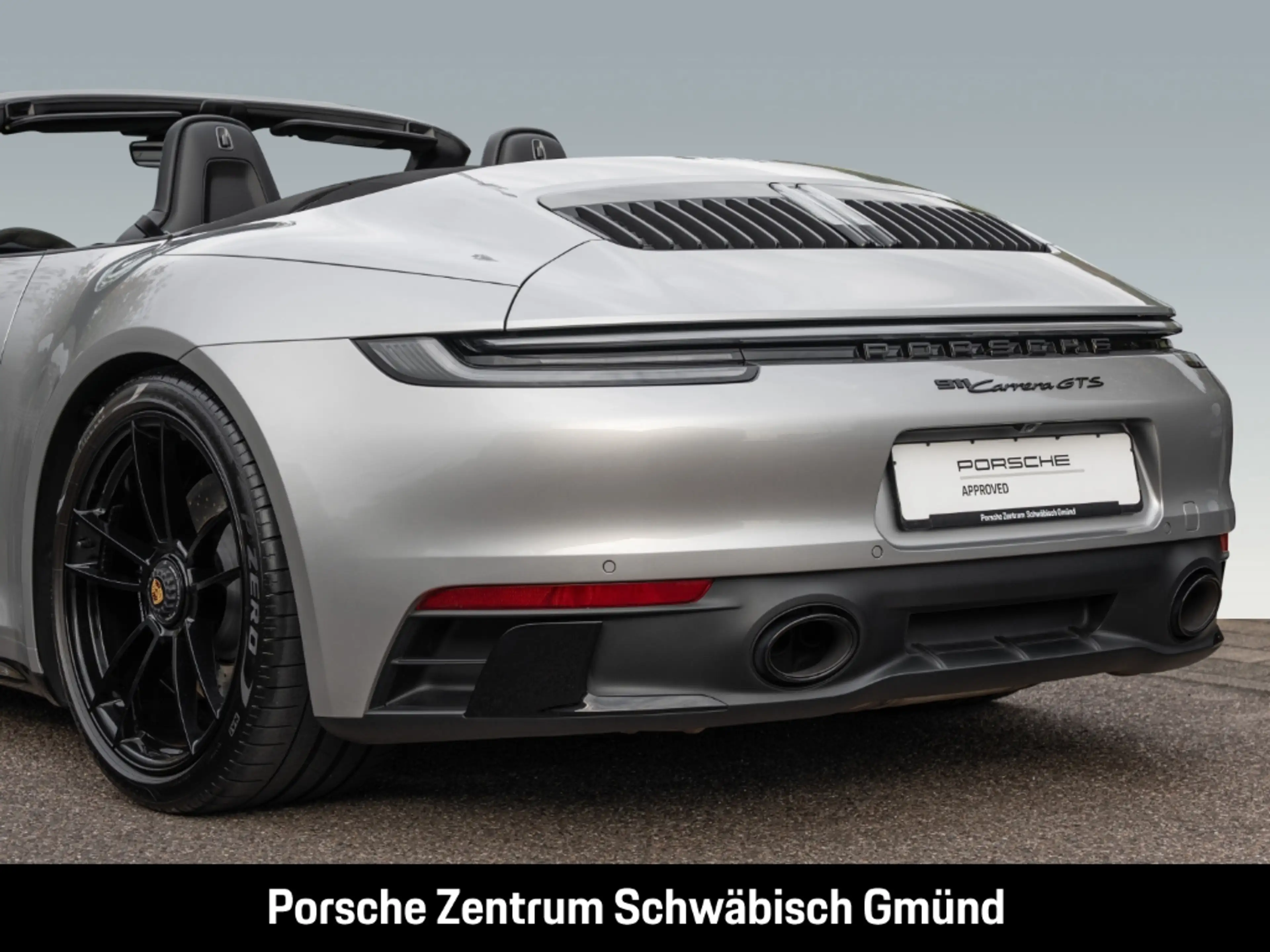 Porsche 992 911 Carrera GTS Cabrio Burmester InnoDrive — photo 14