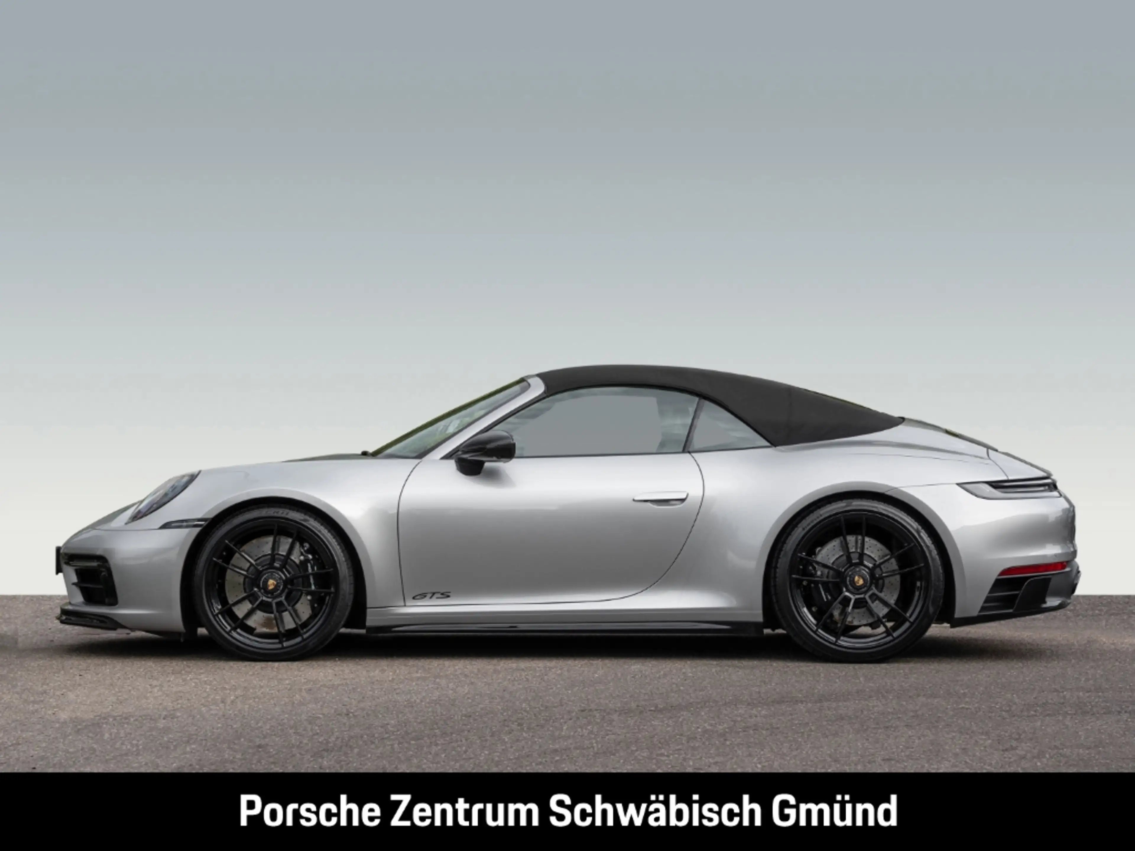 Porsche 992 911 Carrera GTS Cabrio Burmester InnoDrive — photo 10
