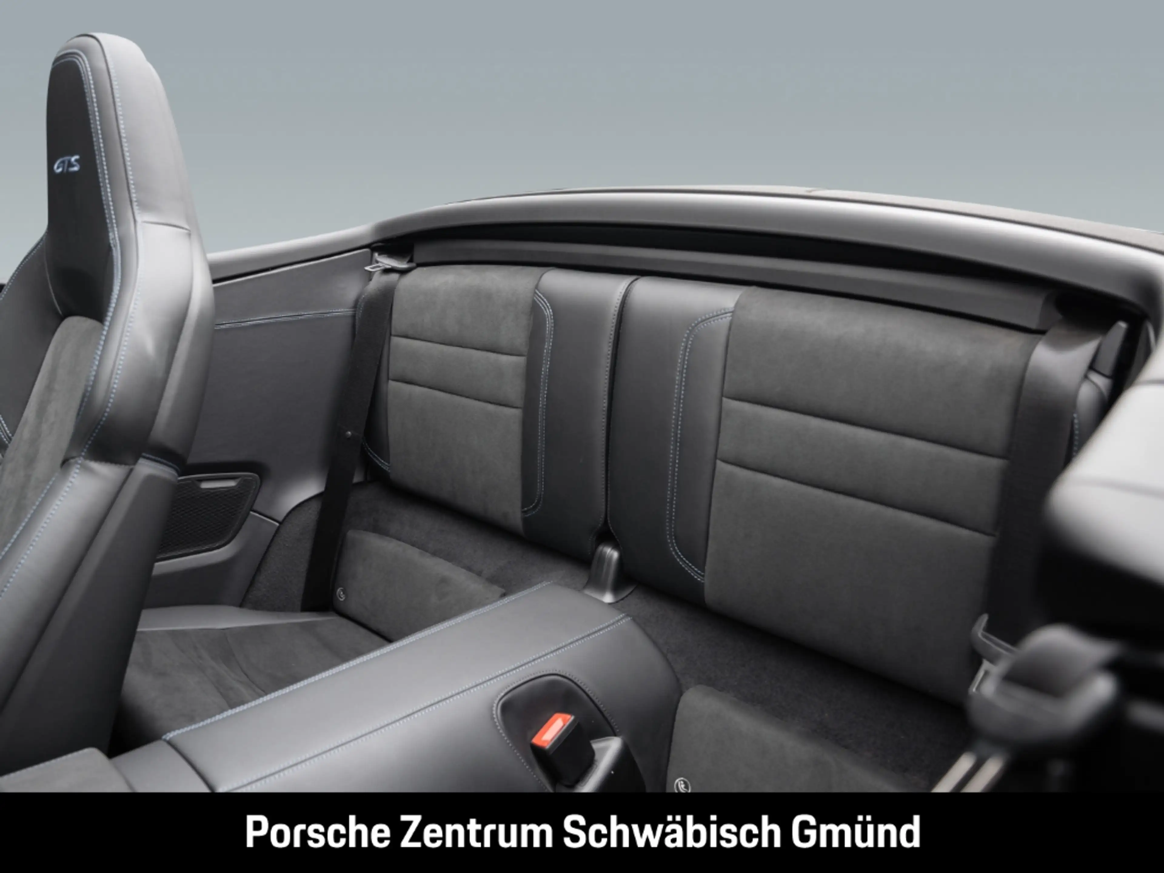 Porsche 992 911 Carrera GTS Cabrio Burmester InnoDrive — photo 7