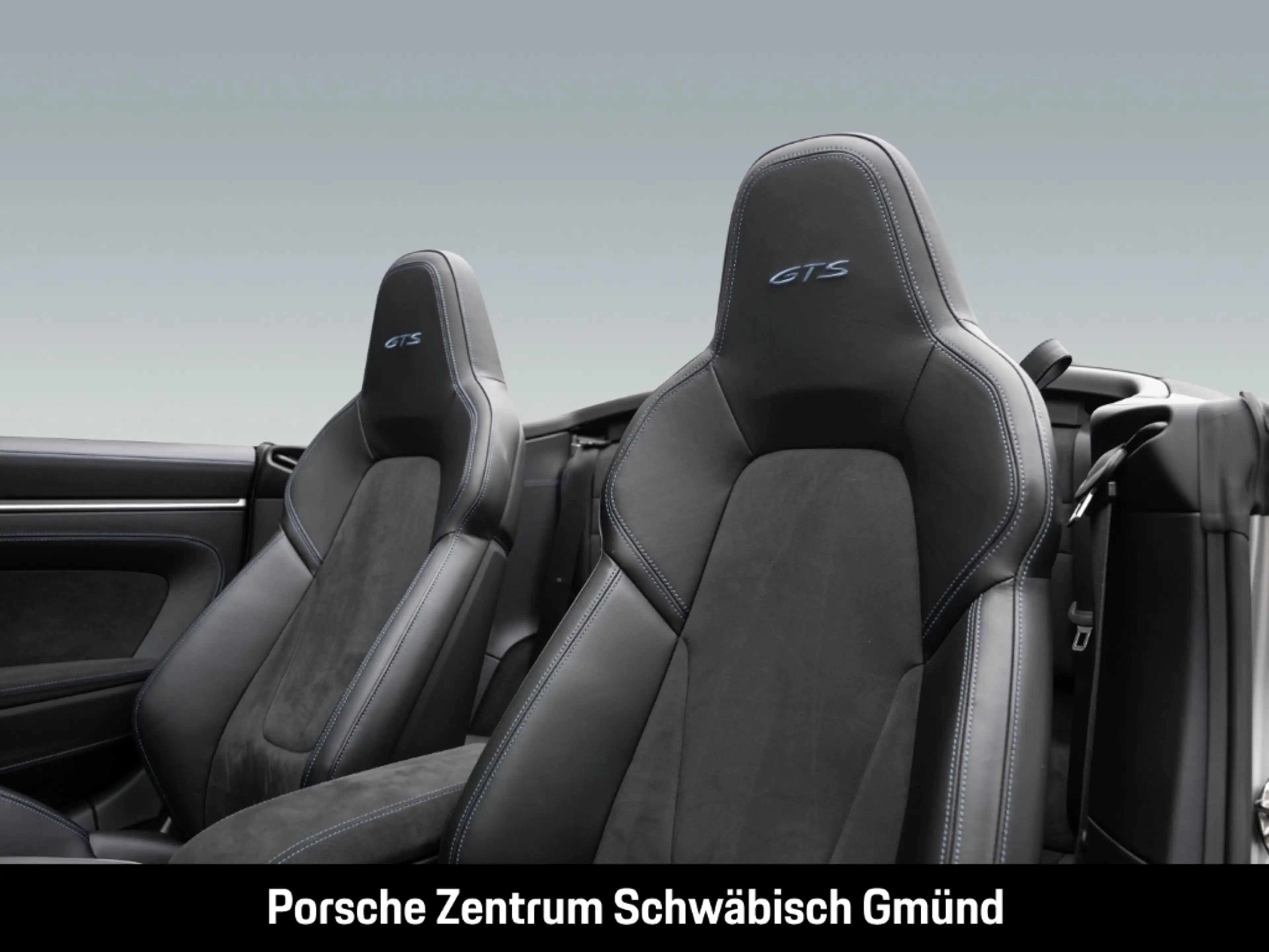 Porsche 992 911 Carrera GTS Cabrio Burmester InnoDrive — photo 6