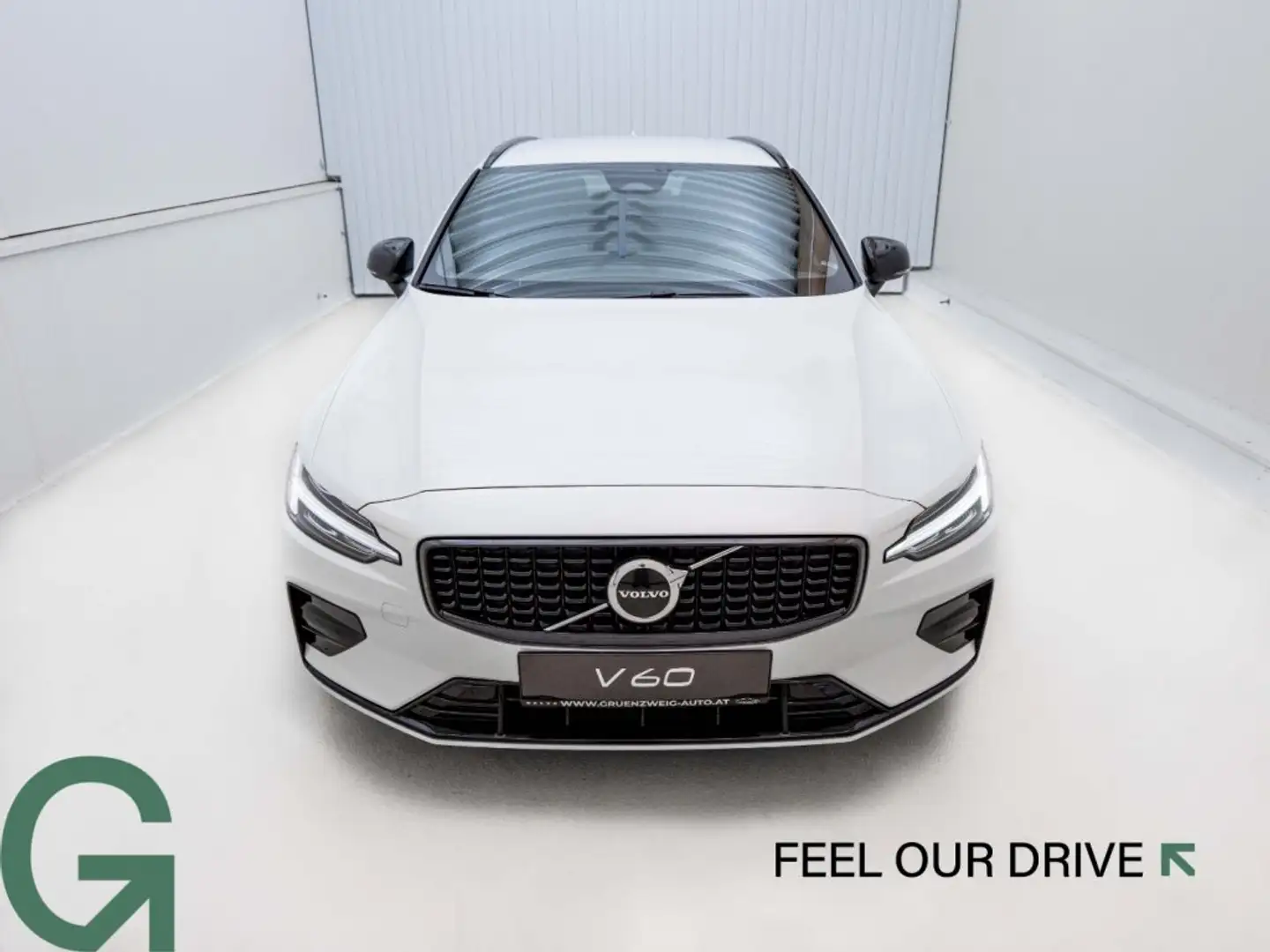 Volvo V60 Plus, T6 AWD Plug-in Hybrid, Elektrisch/Benzin, Da Blanc - 2