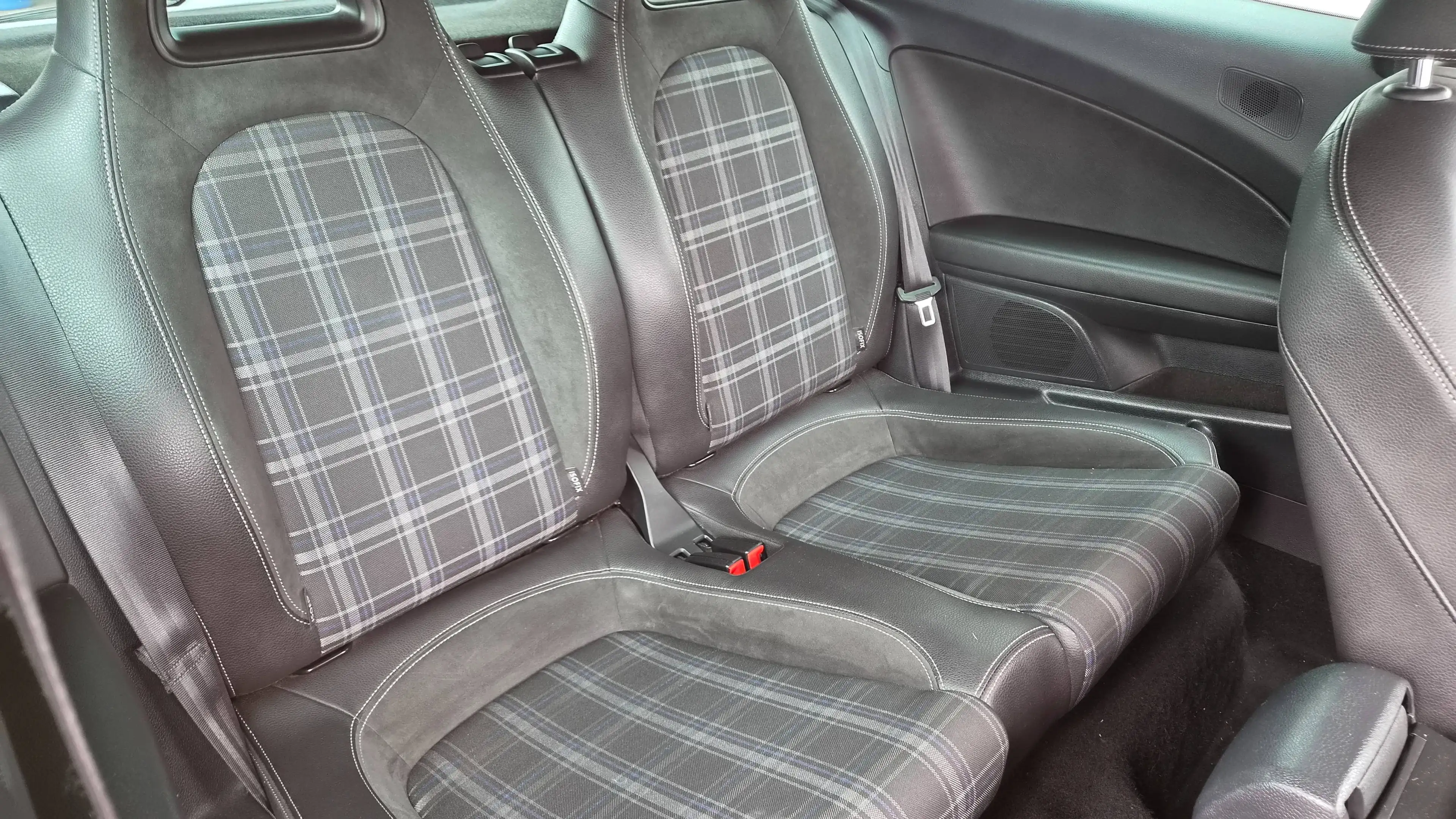 Volkswagen Scirocco Scirocco 2.0 TSI/Panodak/Navi/Cruise/Parkeersensoren — photo 11