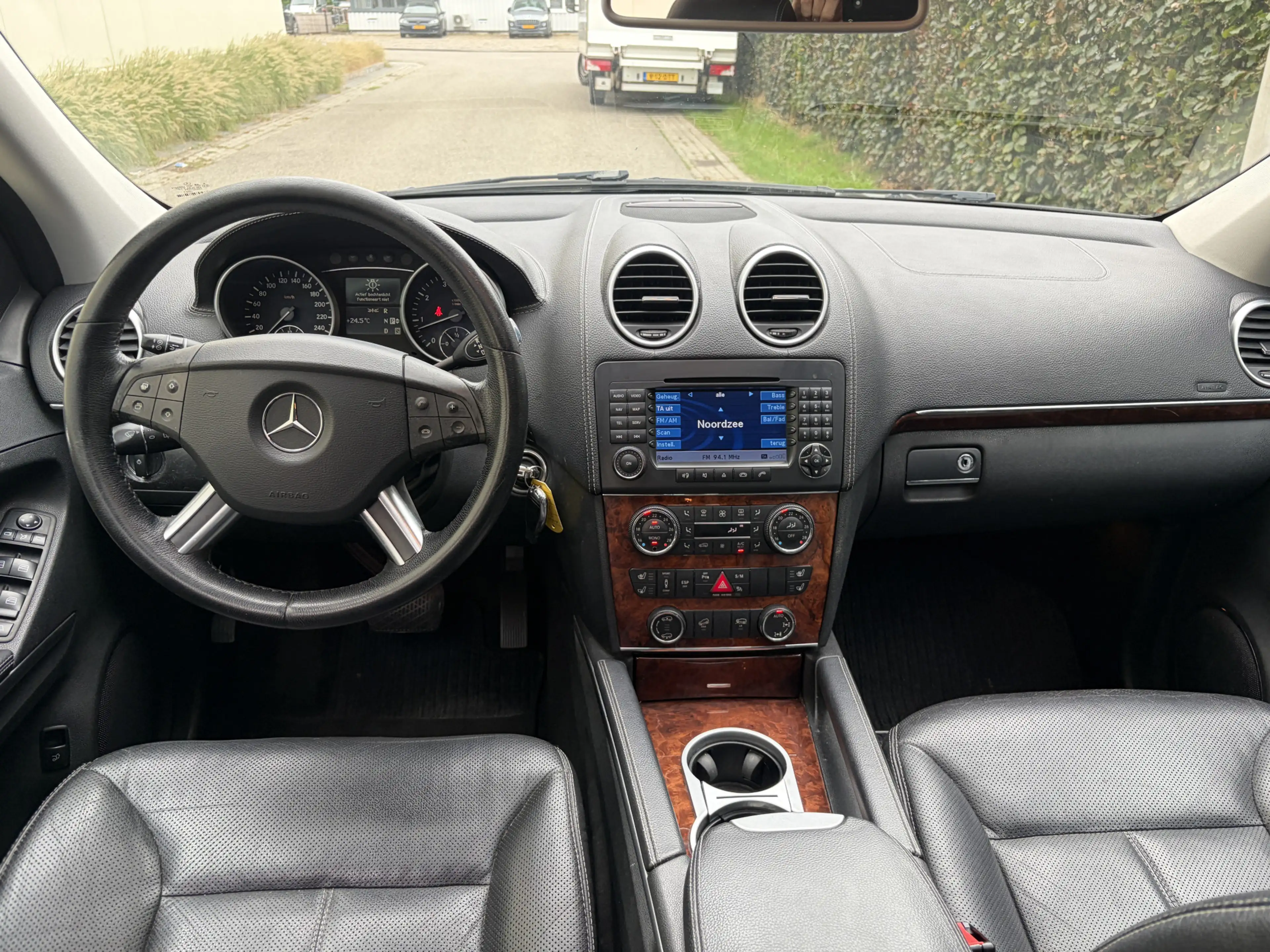 Mercedes-Benz GL 450 AUTOMAAT / SCHUIFDAK / NAVI / 7 PERSOONS / LEER / — photo 4