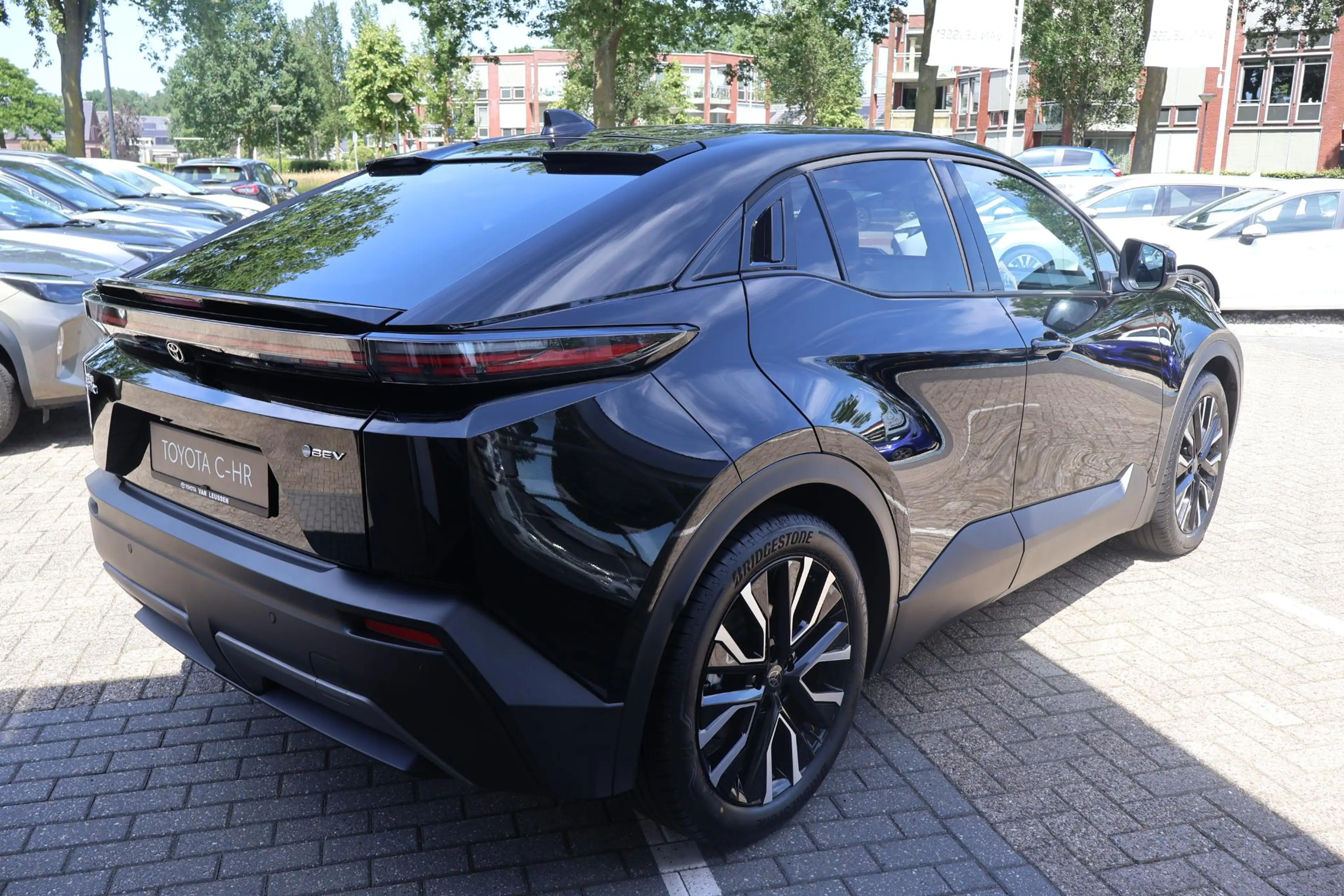 Toyota C-HR+ FIRST EDITION 77KWH NIEUW DIRECT LEVERBAAR! STOEL/ — photo 3