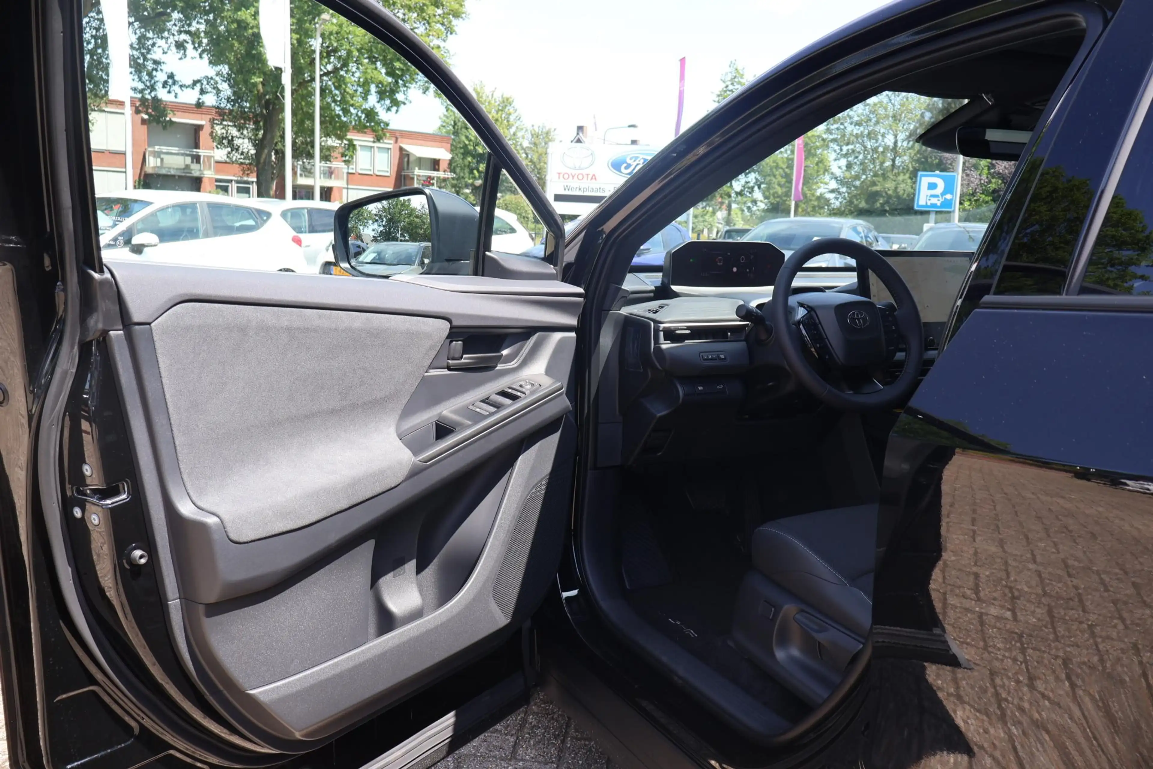 Toyota C-HR+ FIRST EDITION 77KWH NIEUW DIRECT LEVERBAAR! STOEL/ — photo 6