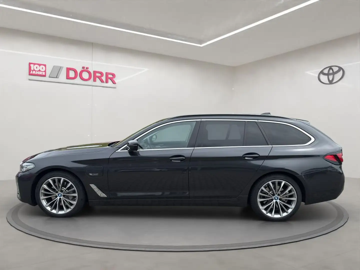 BMW 530 530e xDrive Touring Aut. Luxury Line Grijs - 2