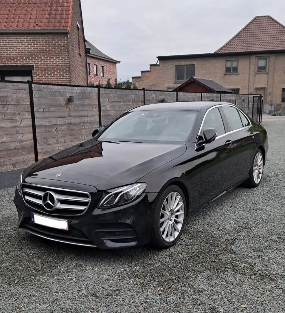 Mercedes-Benz E 220 d T 9G-TRONIC AMG Line Zwart - 1