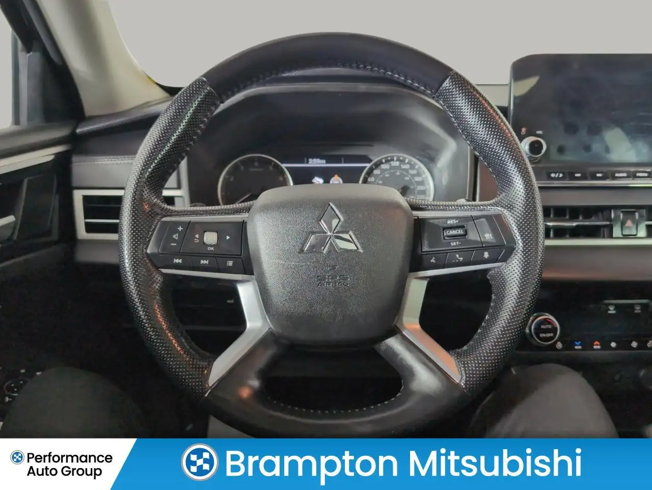 Mitsubishi Outlander снимка Mitsubishi Outlander