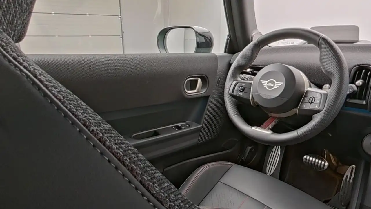 MINI John Cooper Works John Cooper Works Trim 22