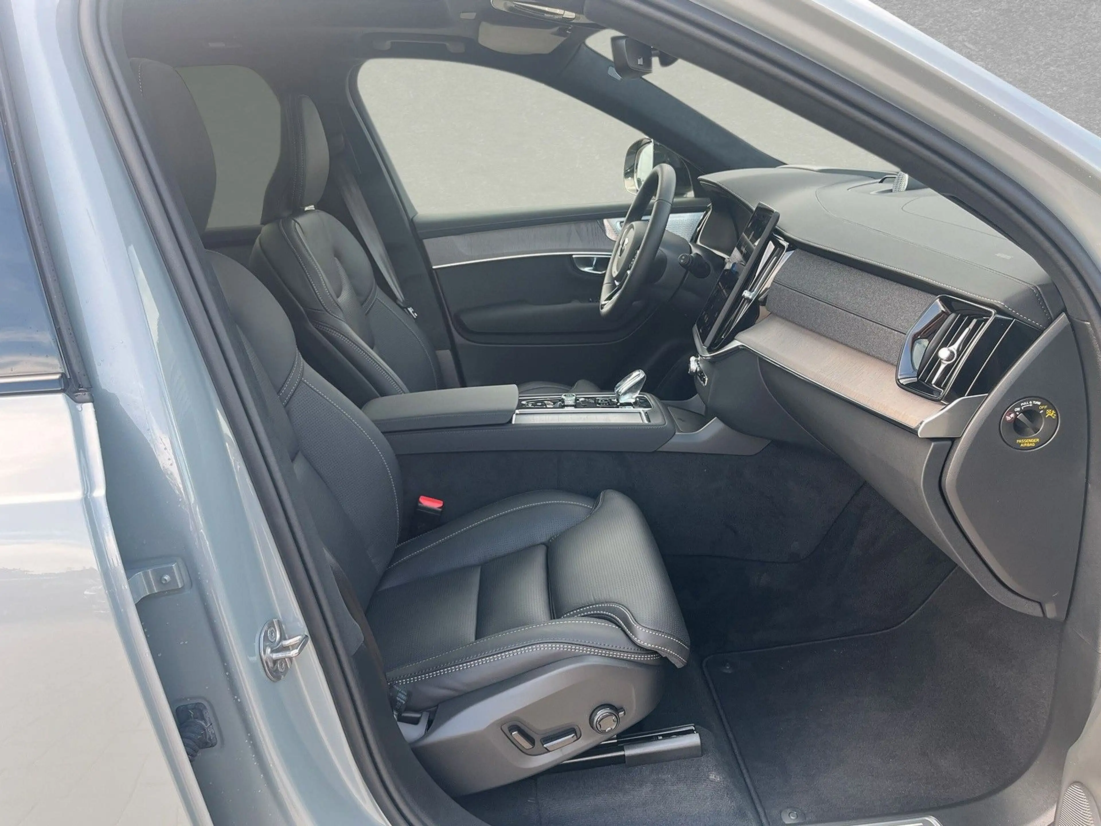 Volvo XC90 T8 AWD Ultra Dark 7-Sitzer AHK ACC BLIS HUD — photo 4