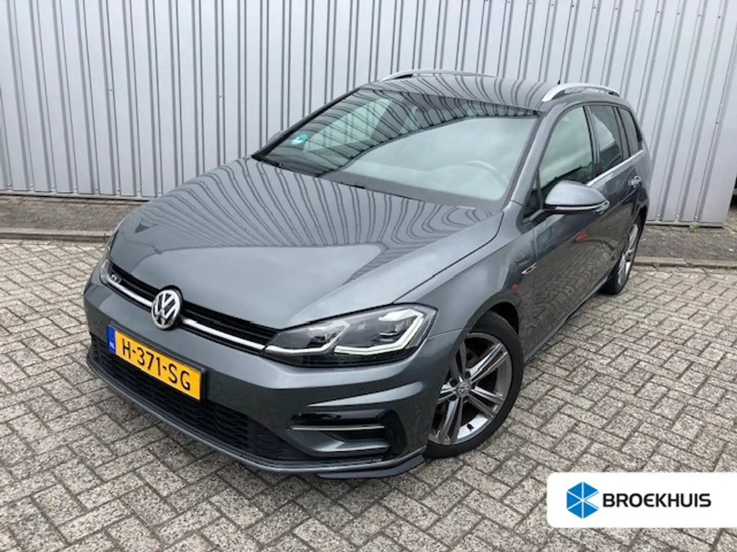 Volkswagen Golf Variant 1.5 TSI Highline Business R-Line 150pk DSG/AUTO | Grijs - 1